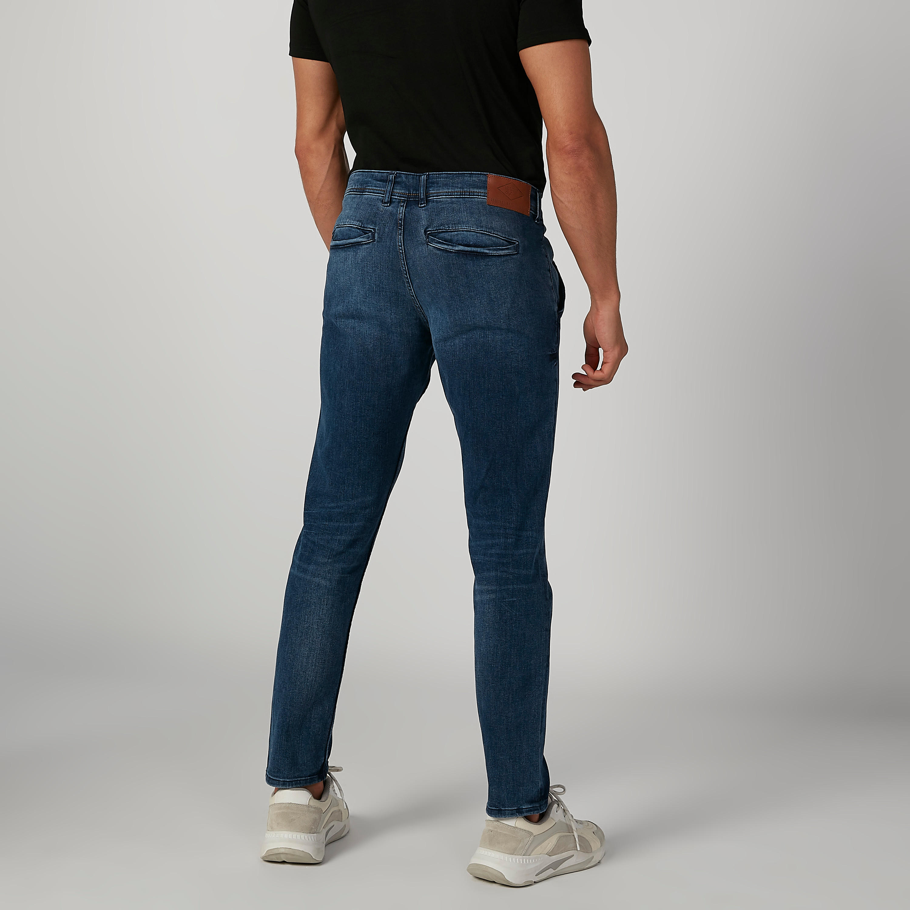 بنطلون جينز مستدام سكيني سادة بخصر متوسط الارتفاع -men-clothing-bottoms-jeans-image-3