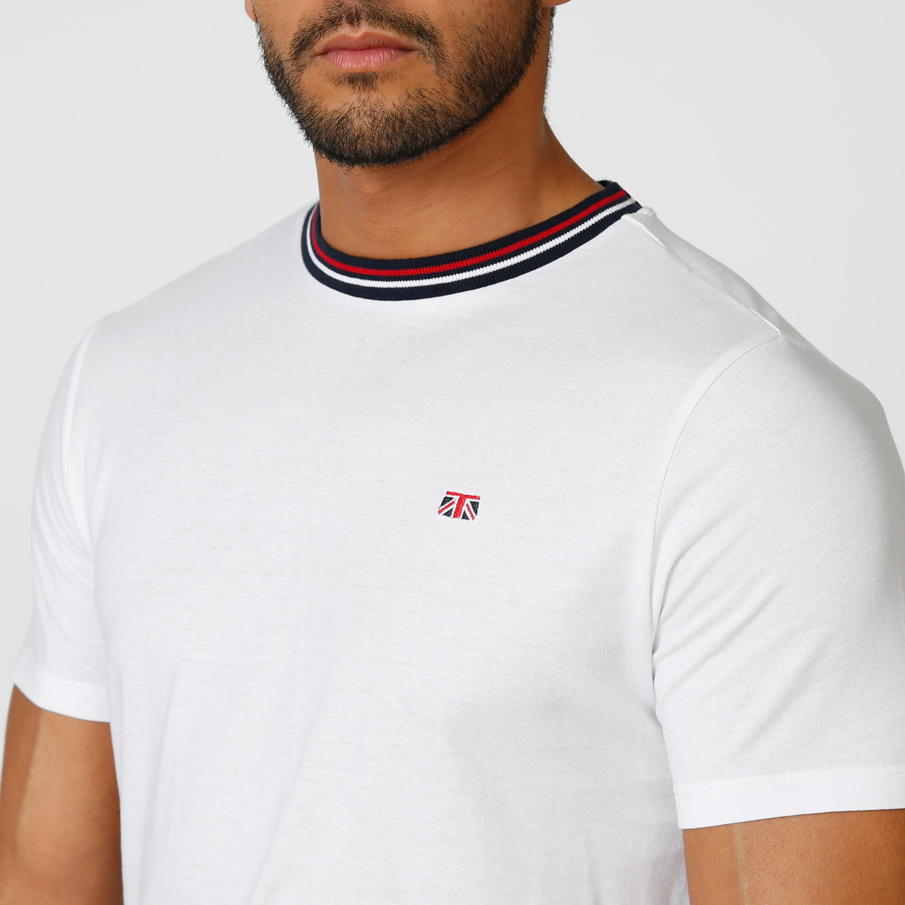 تيشيرت مستدام بارز الملمس بياقة ضيّقة وأكمام قصيرة-men-clothing-tshirtsandpolos-tshirts-image-5
