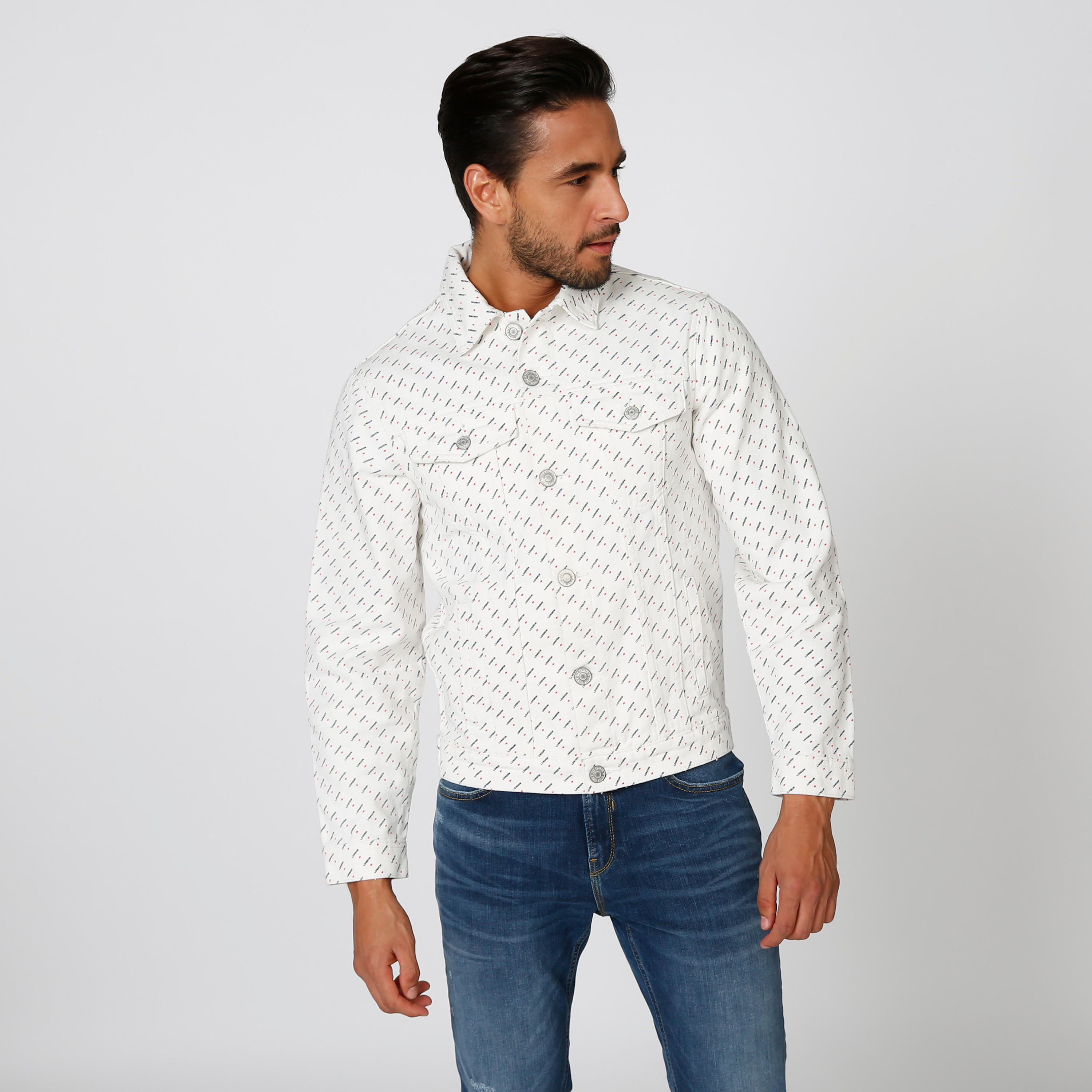 جاكيت جينز مستدام بأكمام طويلة وجيوب بطيّة وطبعات -men-clothing-jacketsandblazers-jackets-image-1
