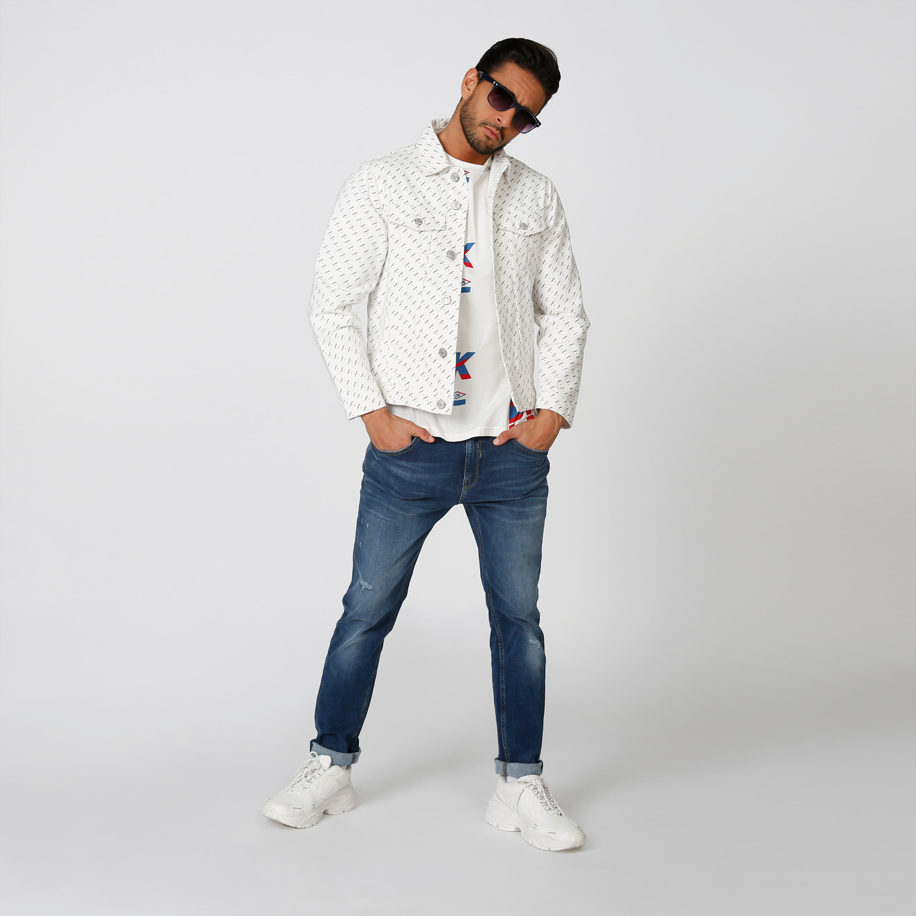 جاكيت جينز مستدام بأكمام طويلة وجيوب بطيّة وطبعات -men-clothing-jacketsandblazers-jackets-image-2