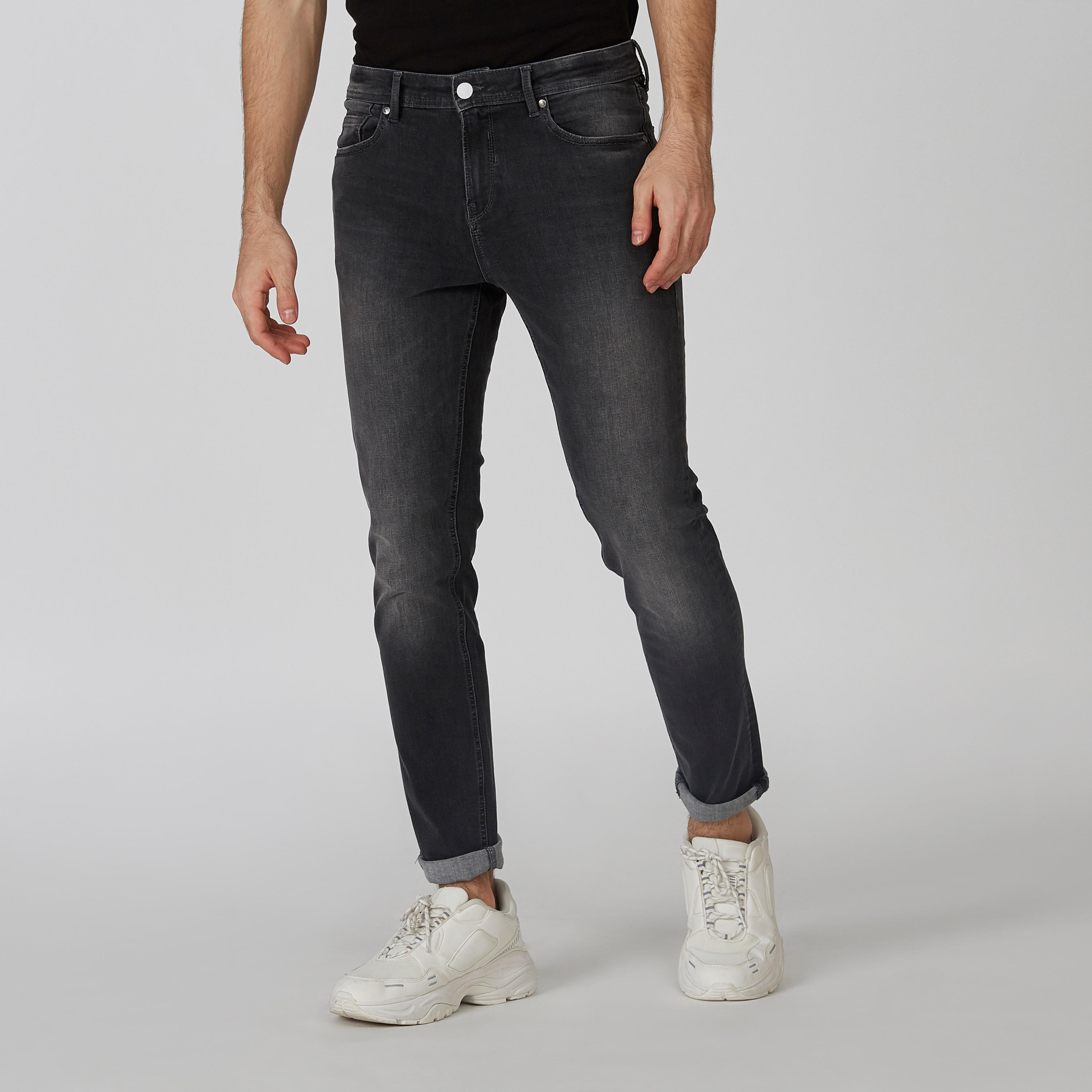 بنطلون جينز مستدام سكيني بخصر متوسط الارتفاع و5 جيوب -men-clothing-bottoms-jeans-image-1