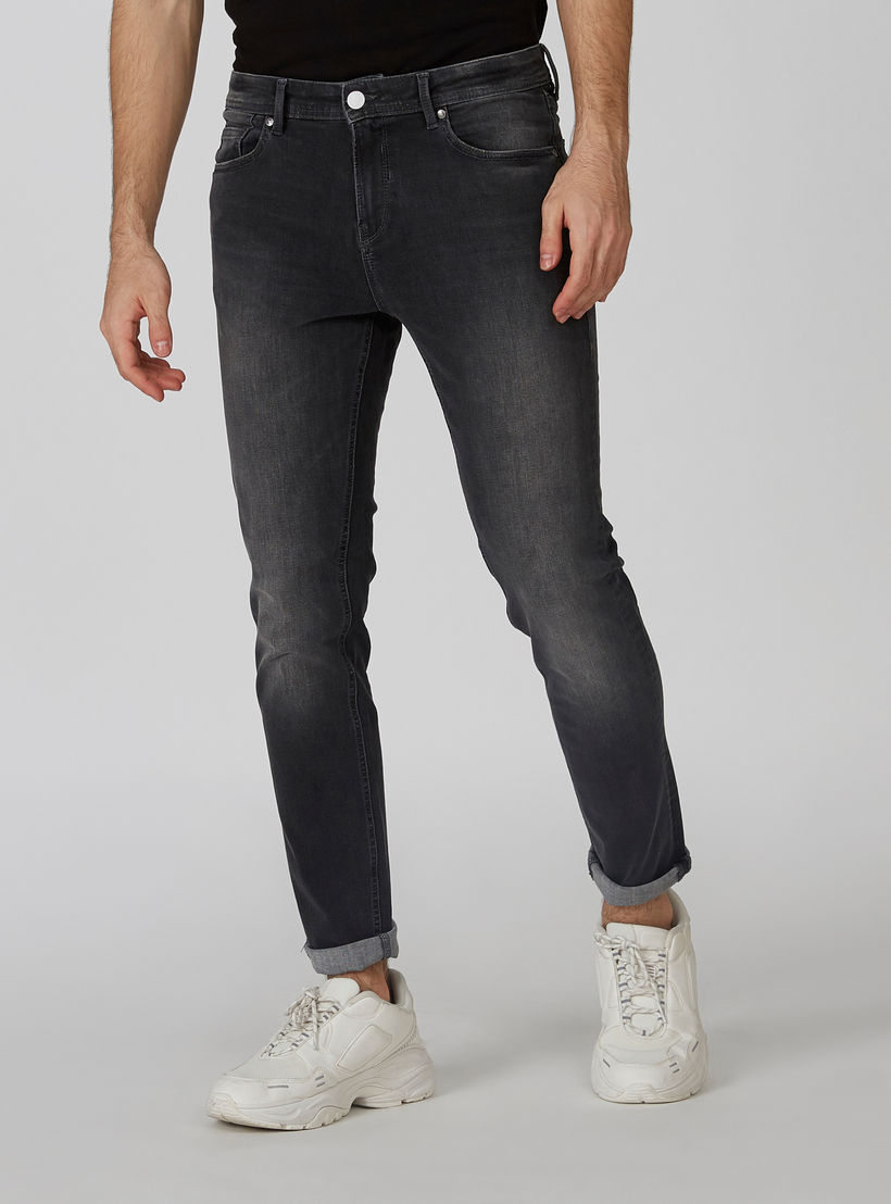 بنطلون جينز مستدام سكيني بخصر متوسط الارتفاع و5 جيوب -men-clothing-bottoms-jeans-image-1