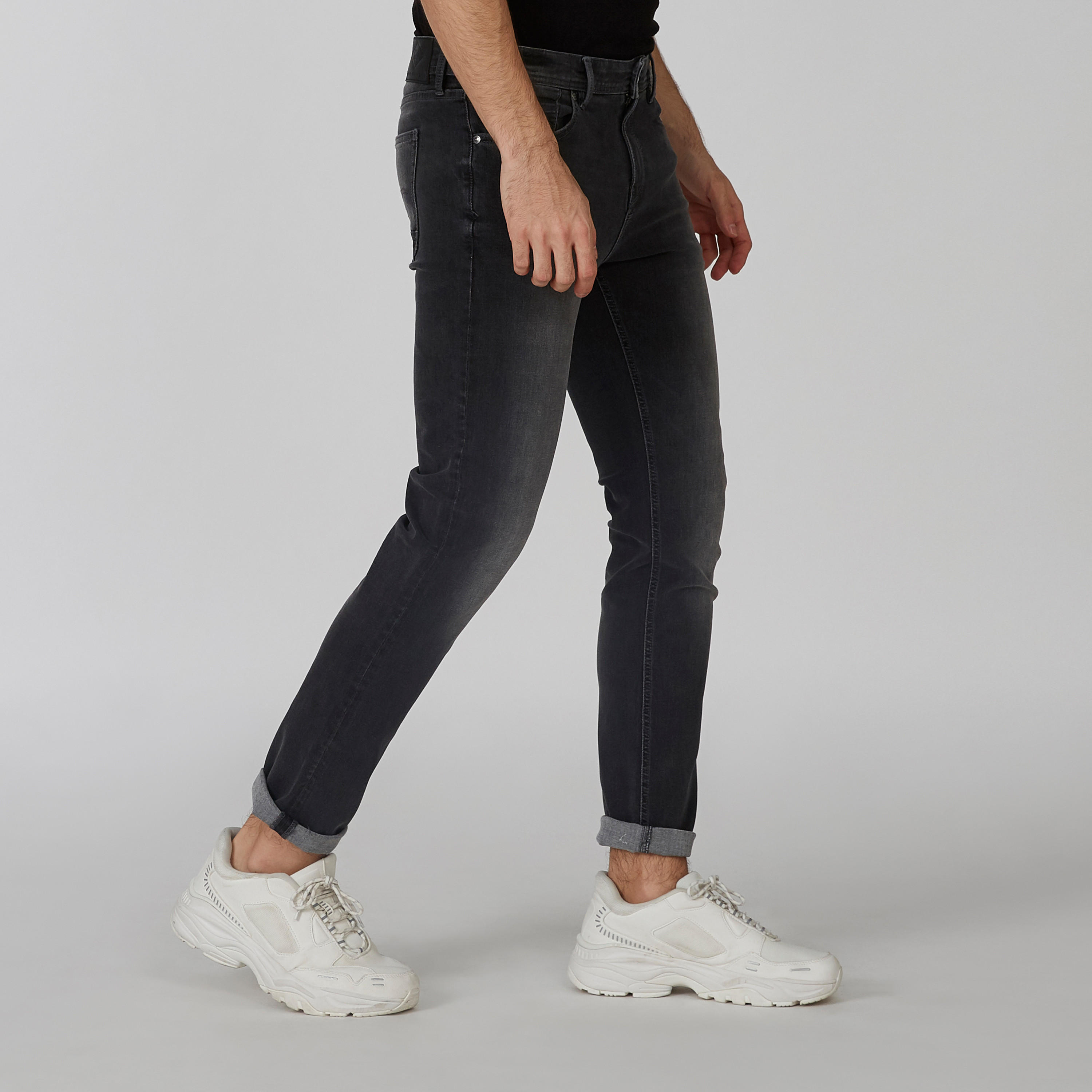 بنطلون جينز مستدام سكيني بخصر متوسط الارتفاع و5 جيوب -men-clothing-bottoms-jeans-image-3