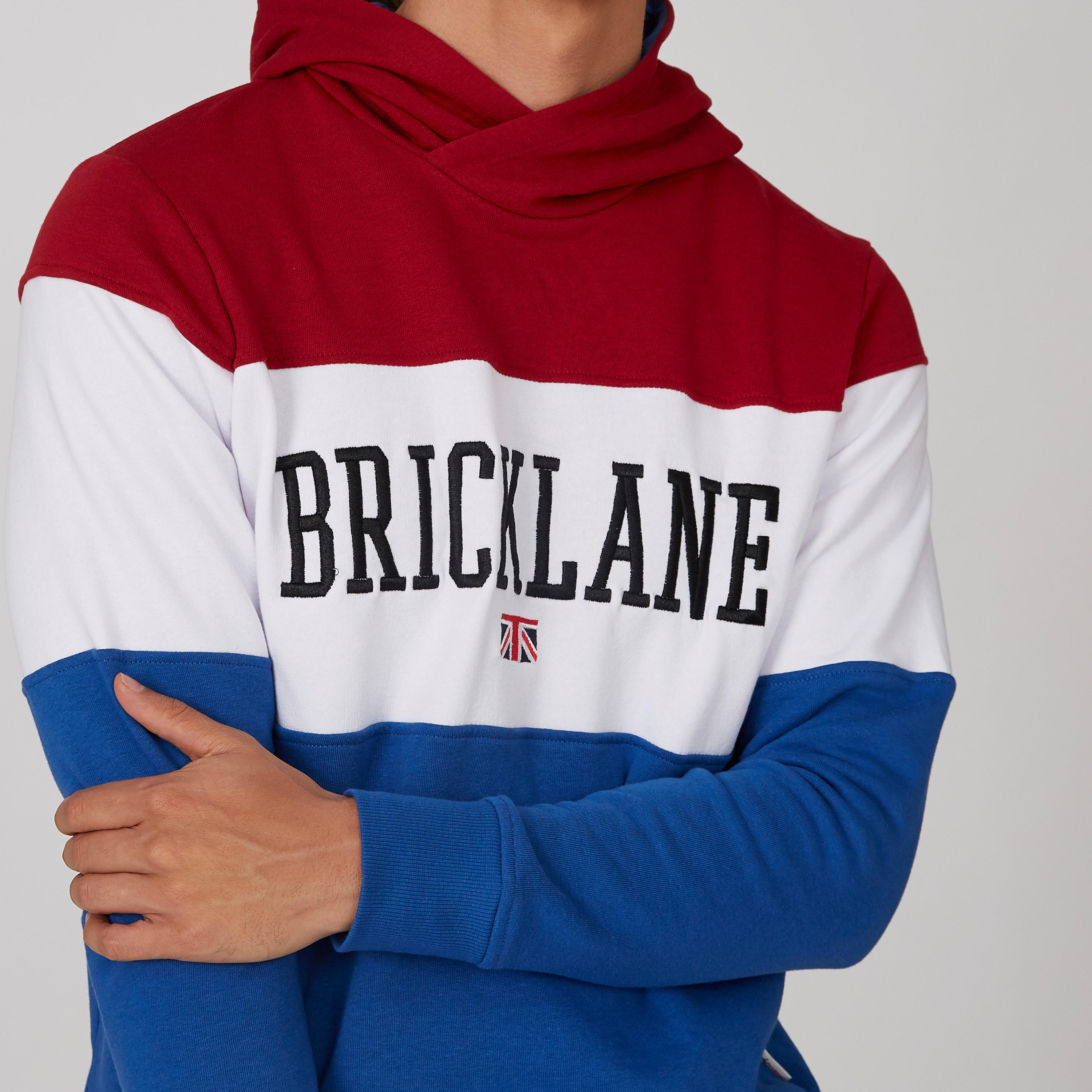 سويت شيرت مستدام بتصاميم مغايرة وقبّعة وأكمام طويلة وطبعات-men-winterwear-hoodiesandsweatshirts-image-5