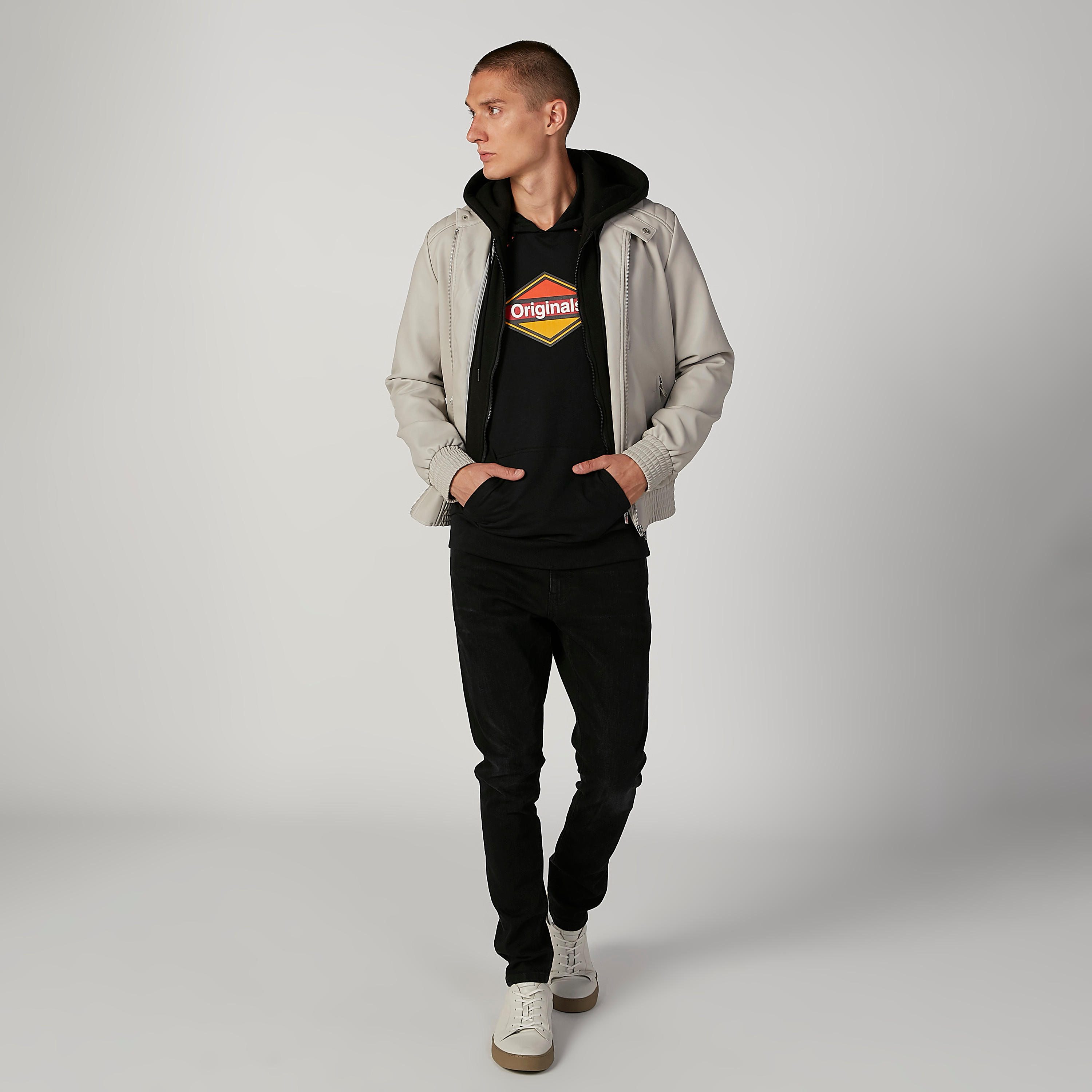 سويت شيرت بقبعة وأكمام طويلة وطبعات-men-winterwear-hoodiesandsweatshirts-image-4