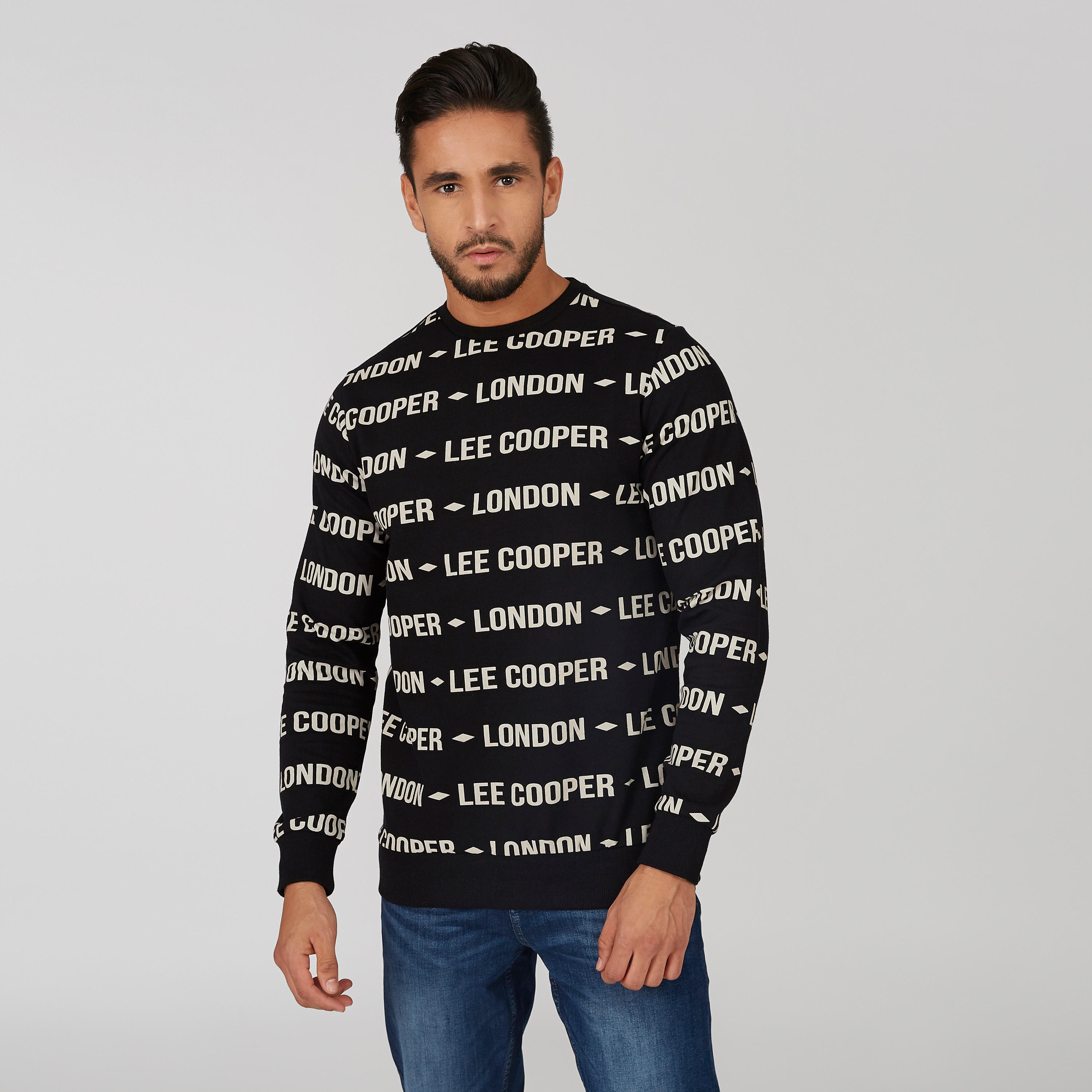 سويت شيرت بياقة ضيّقة وأكمام طويلة وطبعات-men-winterwear-hoodiesandsweatshirts-image-1