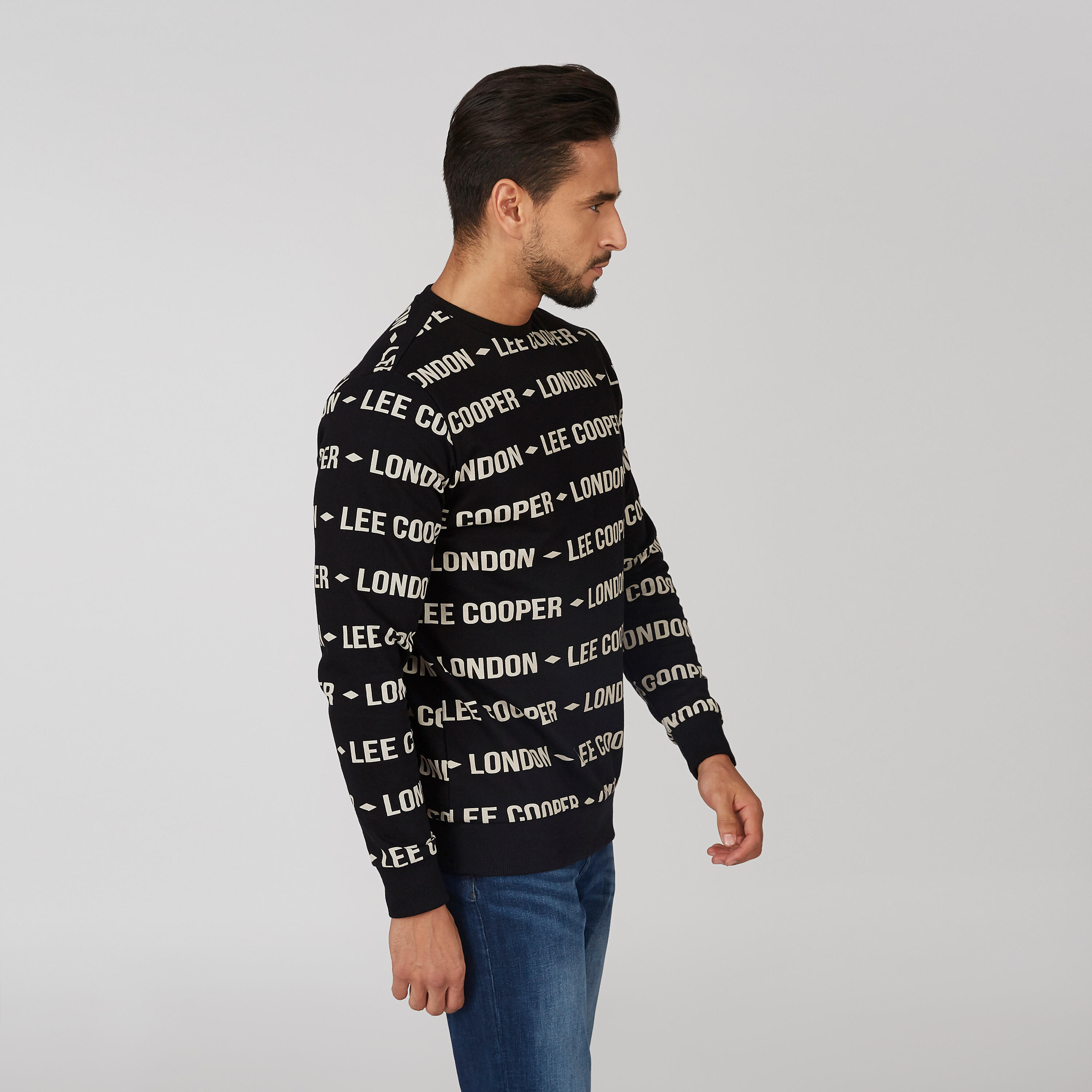 سويت شيرت بياقة ضيّقة وأكمام طويلة وطبعات-men-winterwear-hoodiesandsweatshirts-image-4