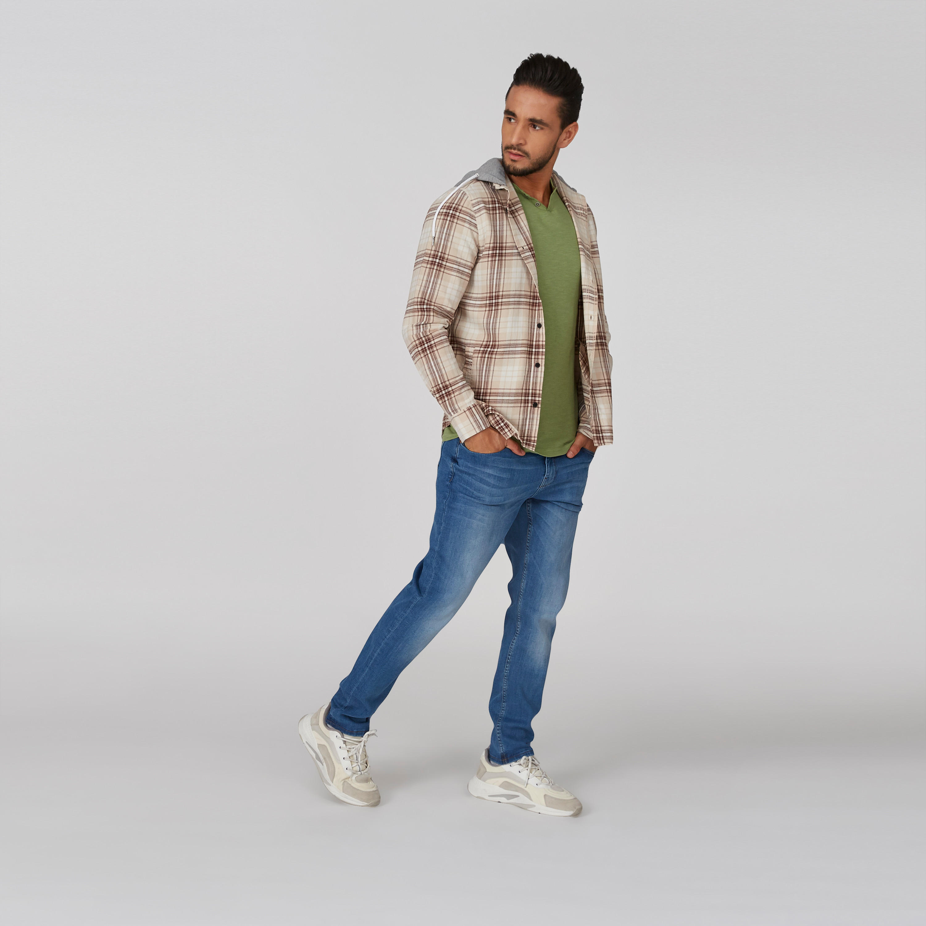 بنطلون جينز سادة سليم بخصر متوسط الارتفاع وجيوب -men-clothing-bottoms-jeans-image-2