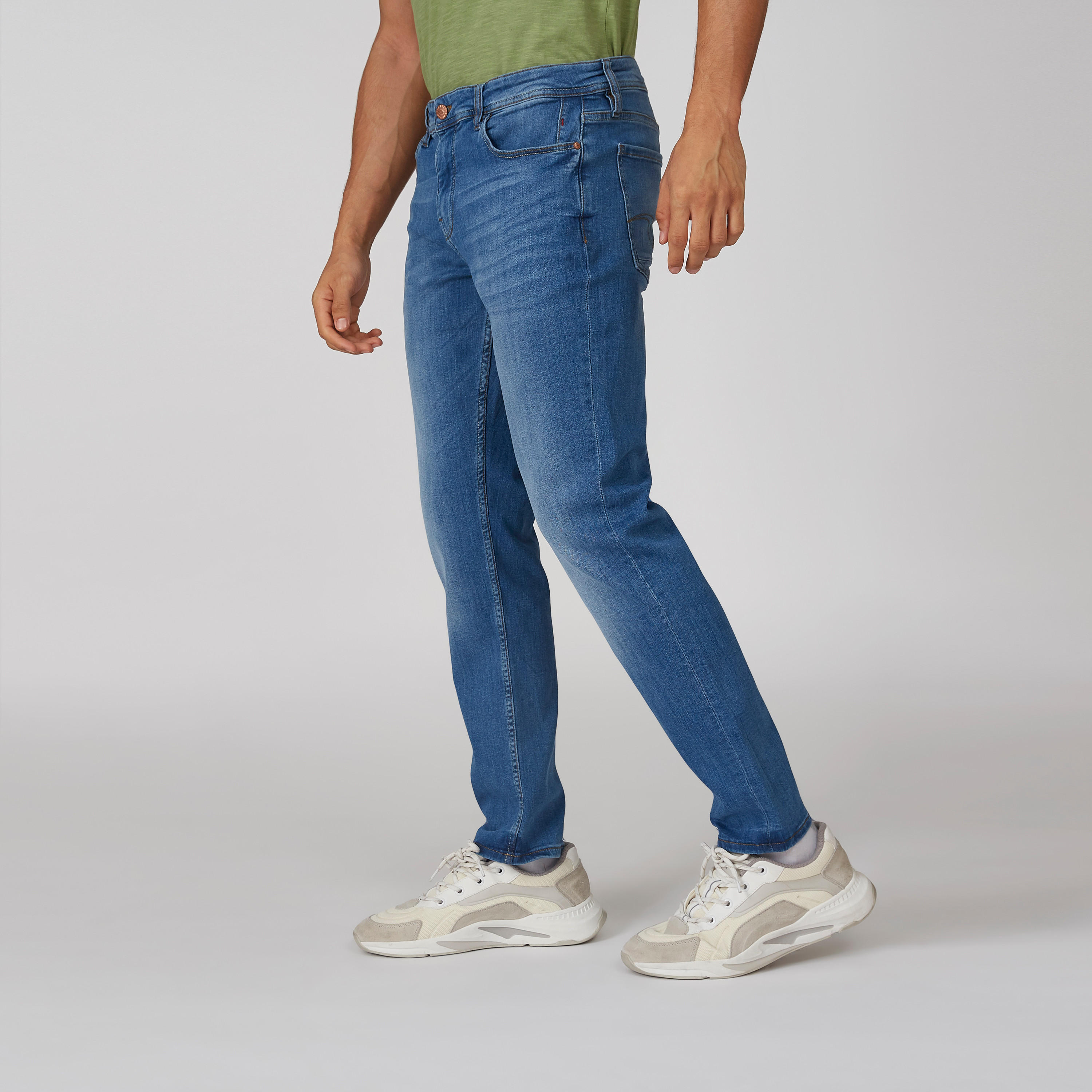 بنطلون جينز سادة سليم بخصر متوسط الارتفاع وجيوب -men-clothing-bottoms-jeans-image-3