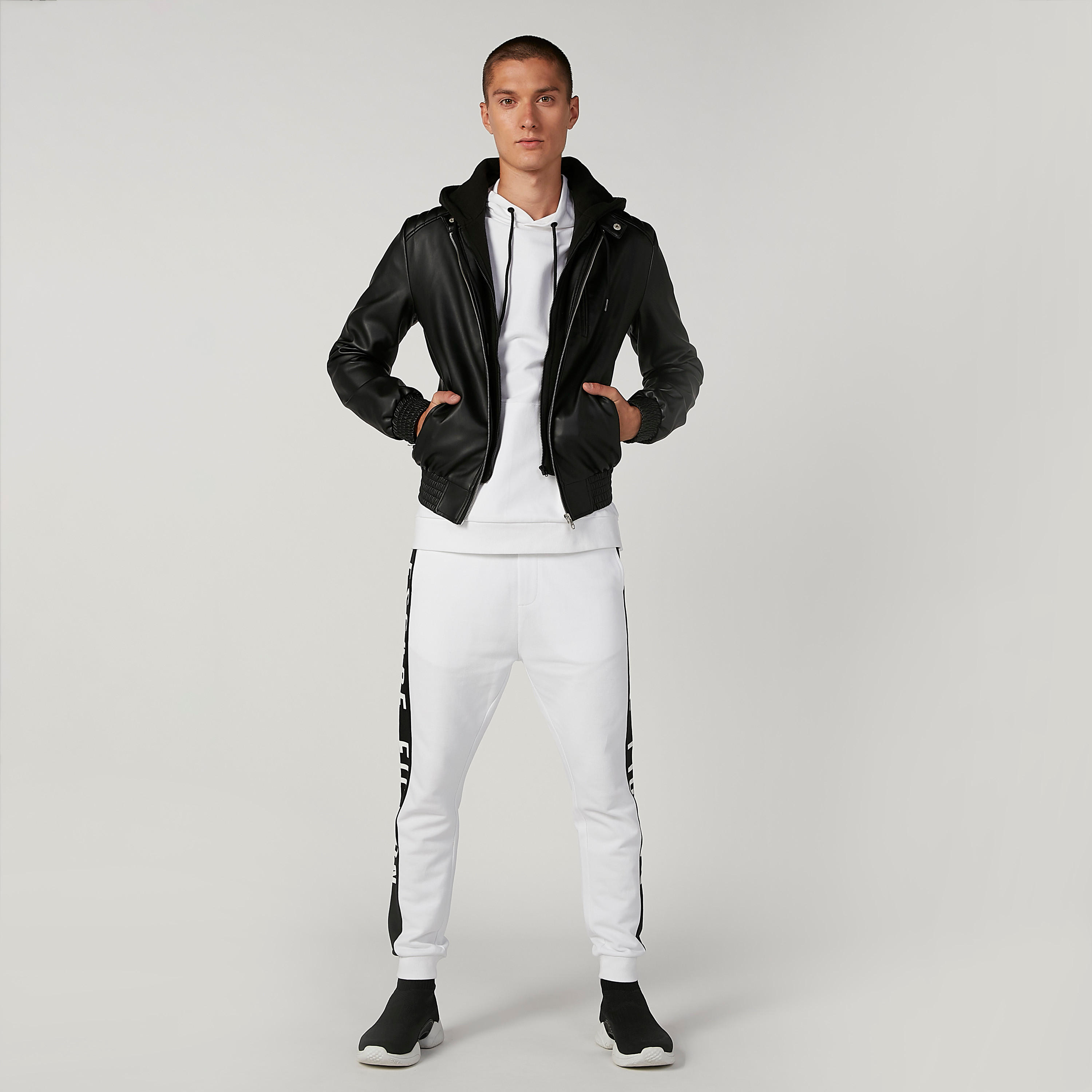 جاكيت بايكر بارز الملمس بقبّعة وأكمام طويلة من لي كوبر-men-clothing-jacketsandblazers-jackets-image-2