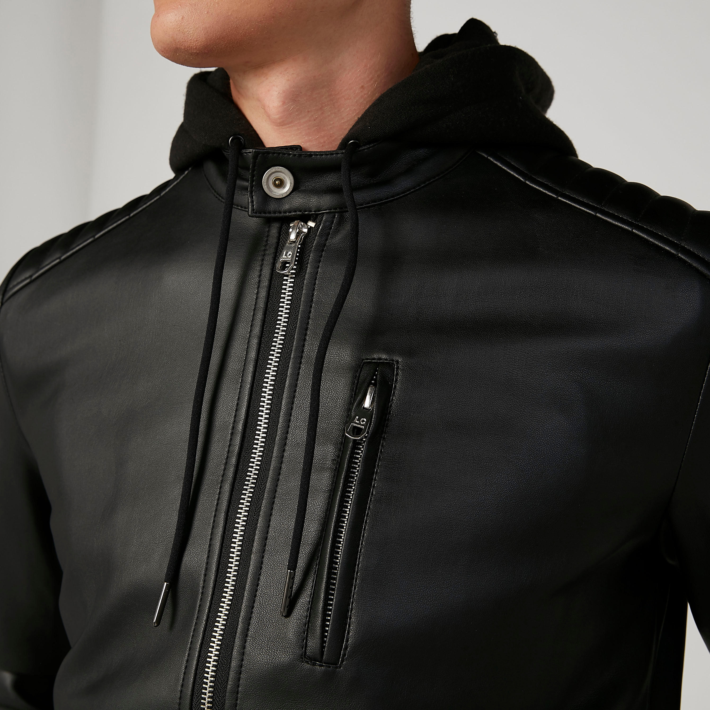 جاكيت بايكر بارز الملمس بقبّعة وأكمام طويلة من لي كوبر-men-clothing-jacketsandblazers-jackets-image-6
