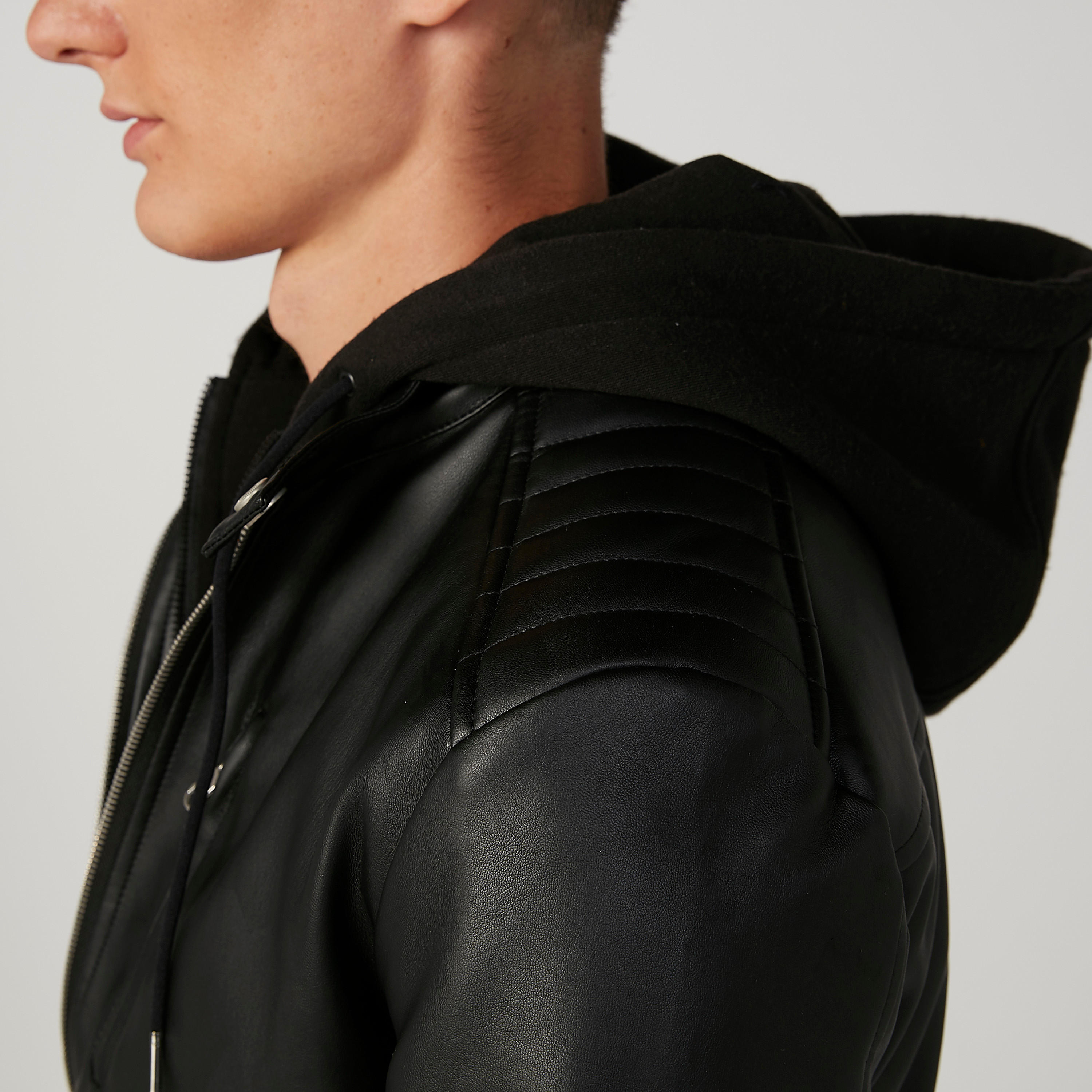 جاكيت بايكر بارز الملمس بقبّعة وأكمام طويلة من لي كوبر-men-clothing-jacketsandblazers-jackets-image-8
