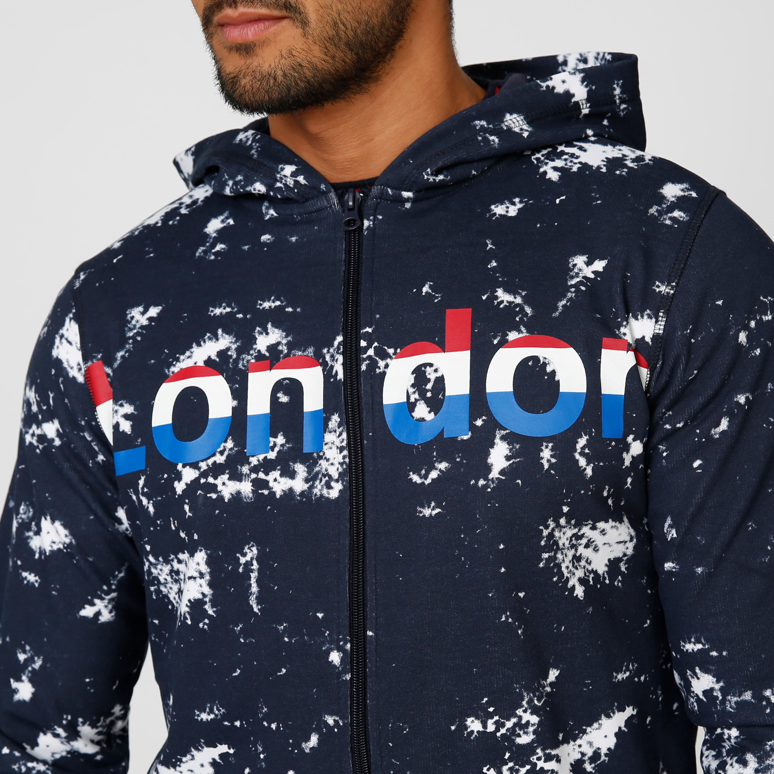 هودي بأكمام طويلة وجيوب وطبعات-men-winterwear-hoodiesandsweatshirts-image-1