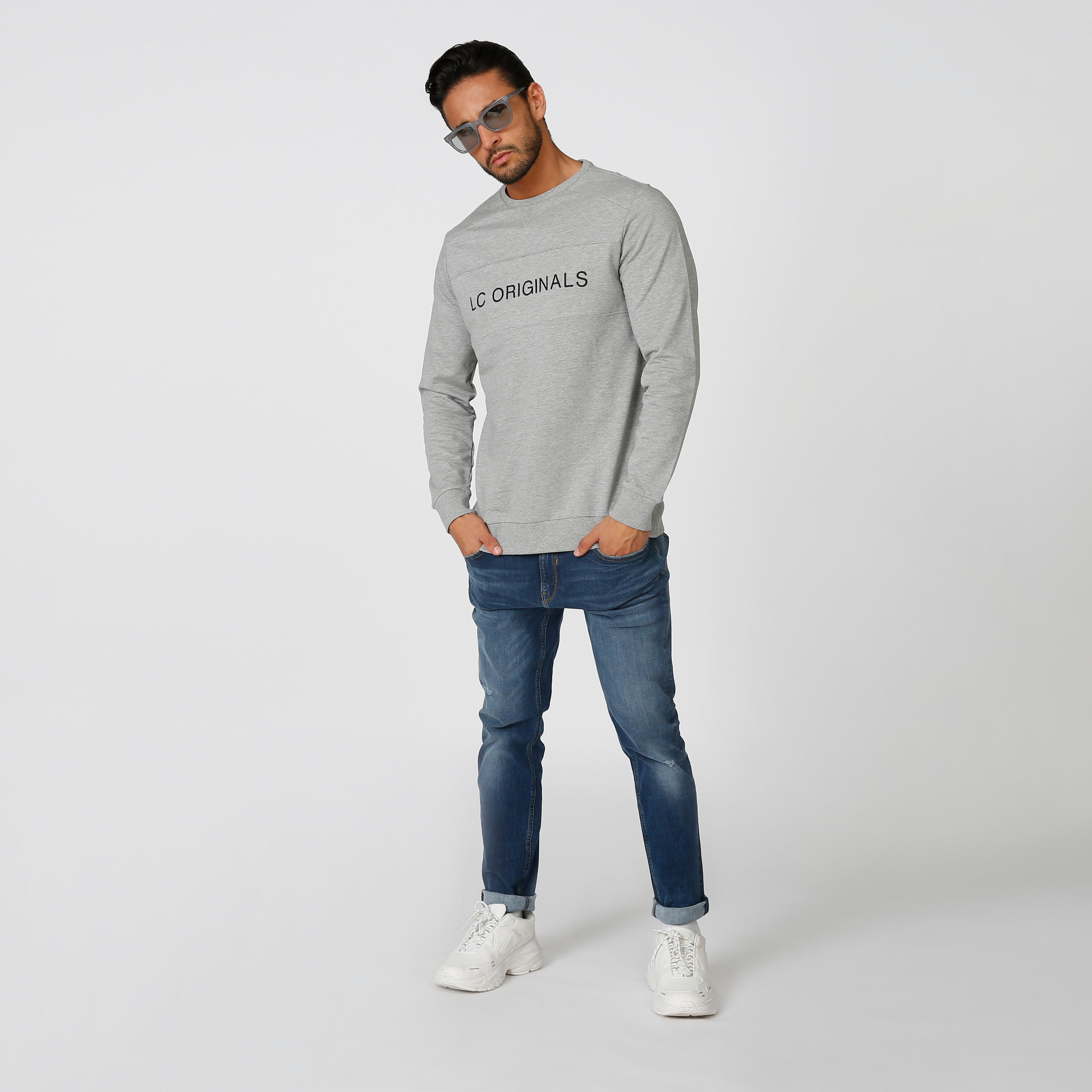 سويت شيرت مستدام بياقة مستديرة وأكمام طويلة وطبعات-men-winterwear-hoodiesandsweatshirts-image-2
