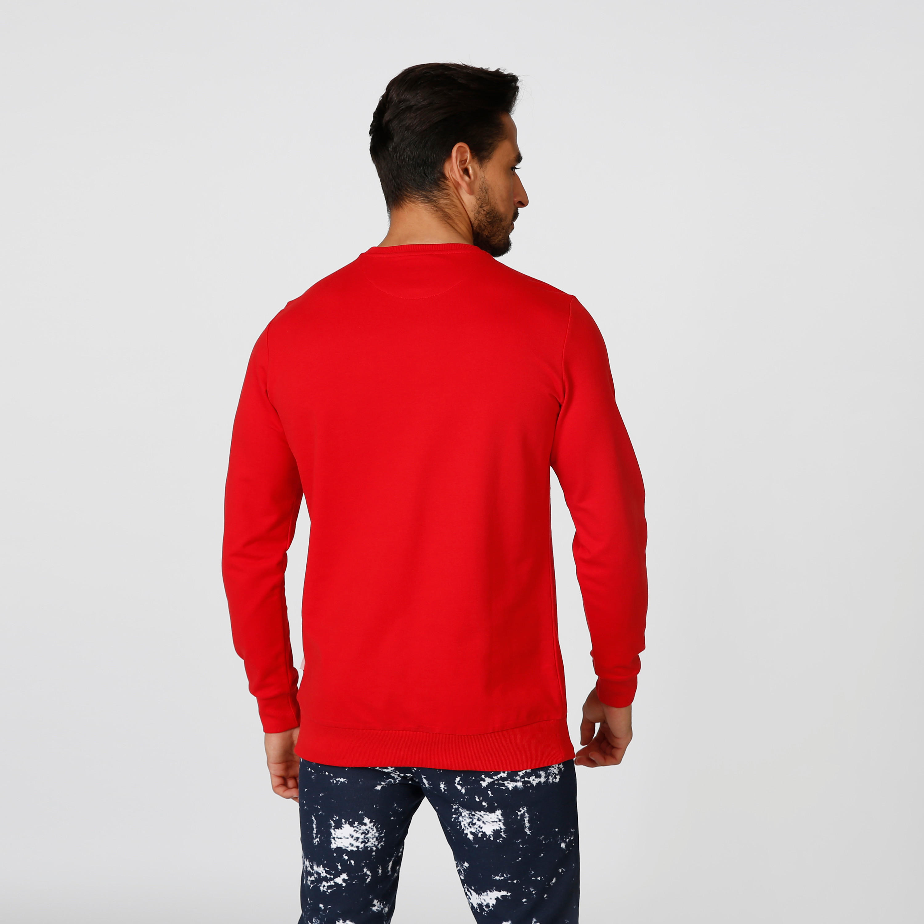 سويت شيرت مستدام بياقة مستديرة وأكمام طويلة وطبعات-men-winterwear-hoodiesandsweatshirts-image-8