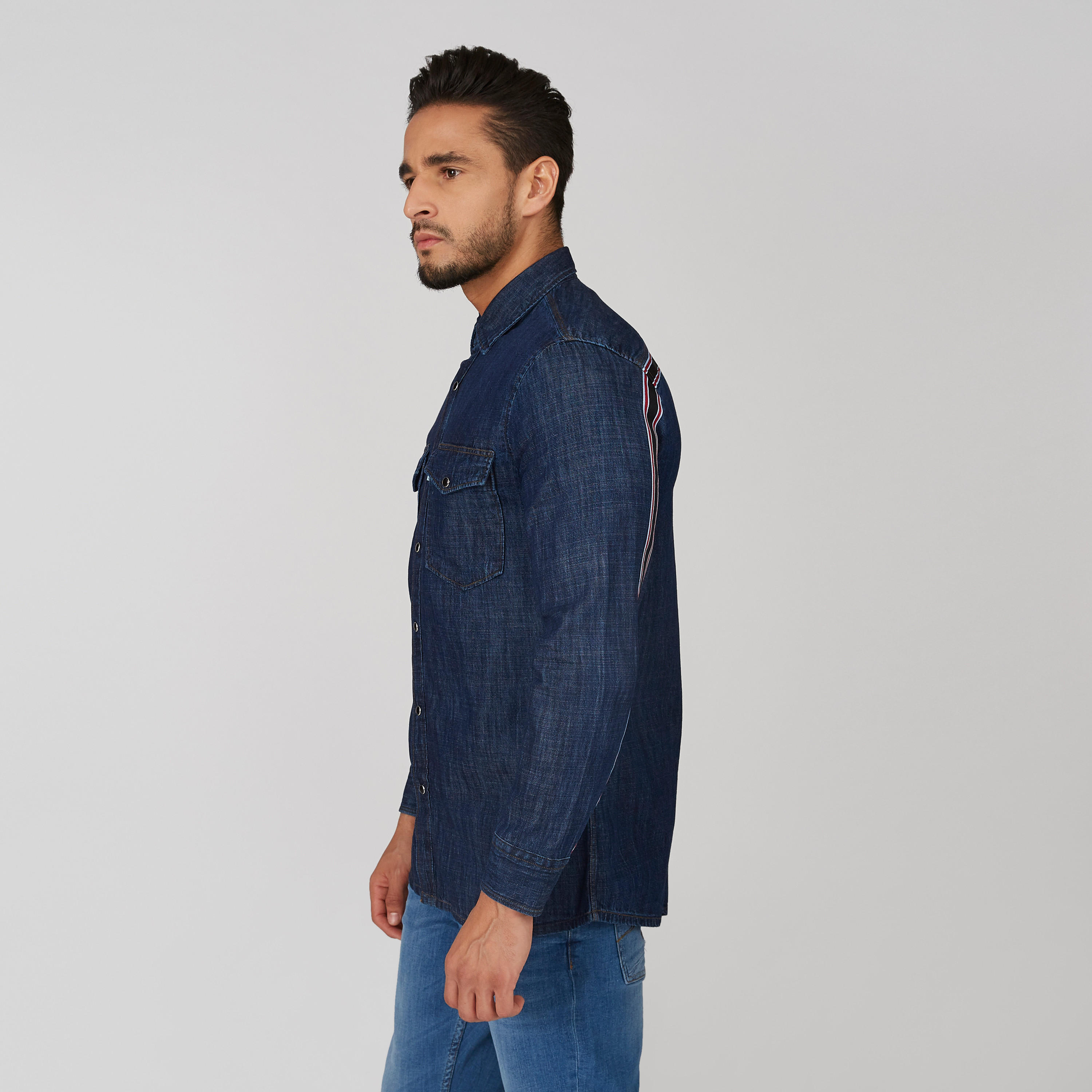 قميص جينز سليم بأكمام طويلة وجيوب بطيّة-men-clothing-shirts-image-4