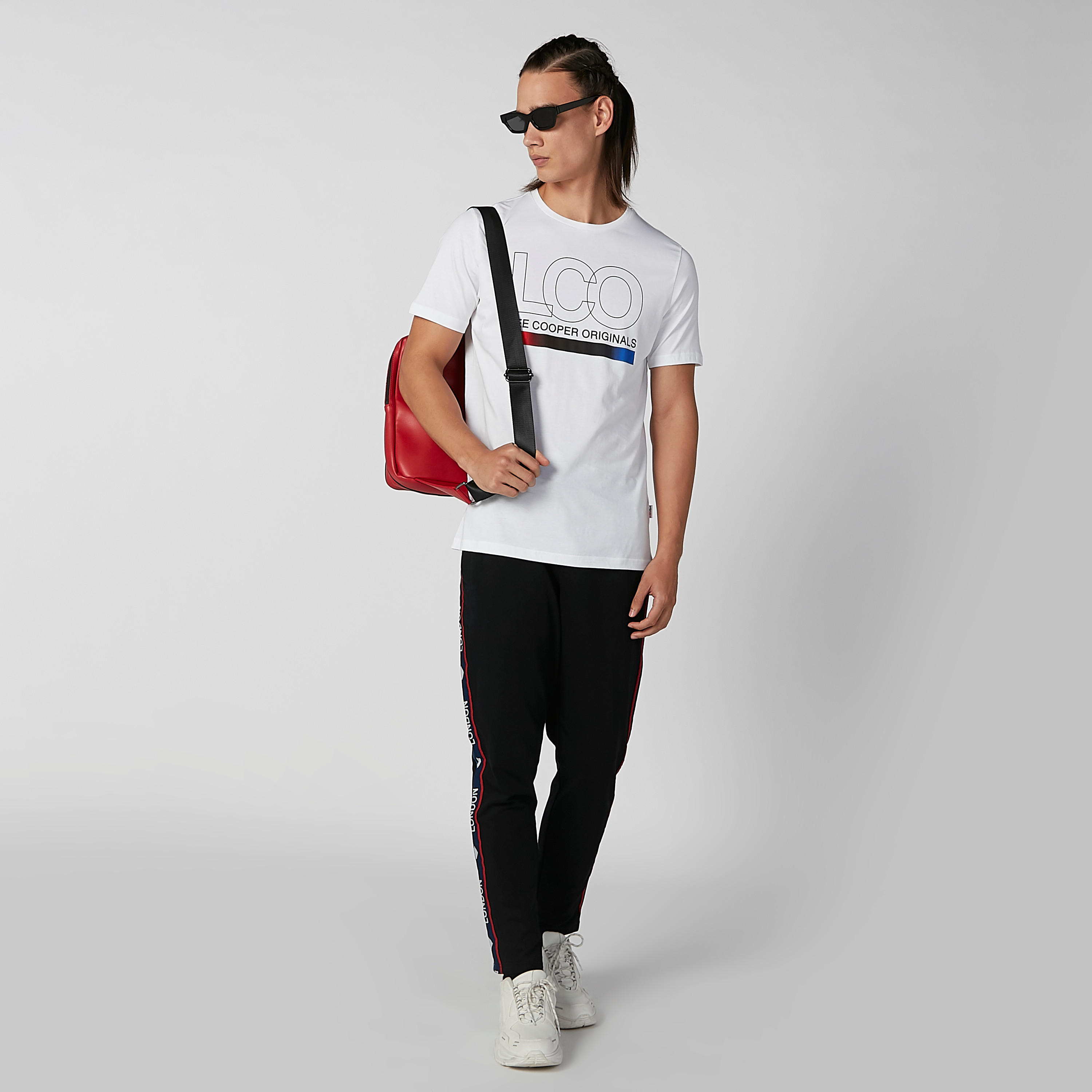 تيشيرت بياقة مستديرة وأكمام قصيرة وطبعات من لي كوبر-men-clothing-tshirtsandpolos-tshirts-image-2