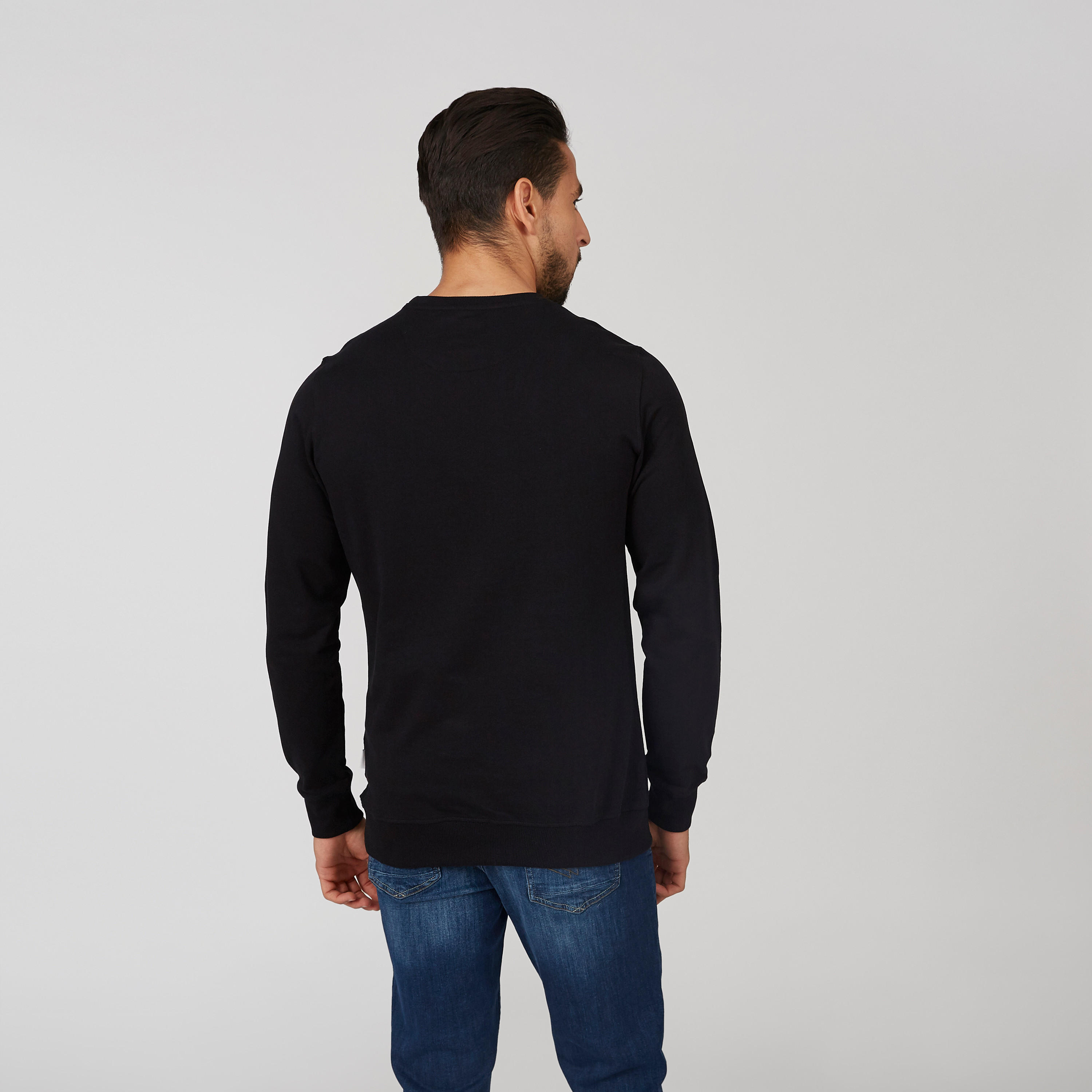 سويت شيرت مستدام بياقة مستديرة وأكمام طويلة وطبعات-men-winterwear-hoodiesandsweatshirts-image-2