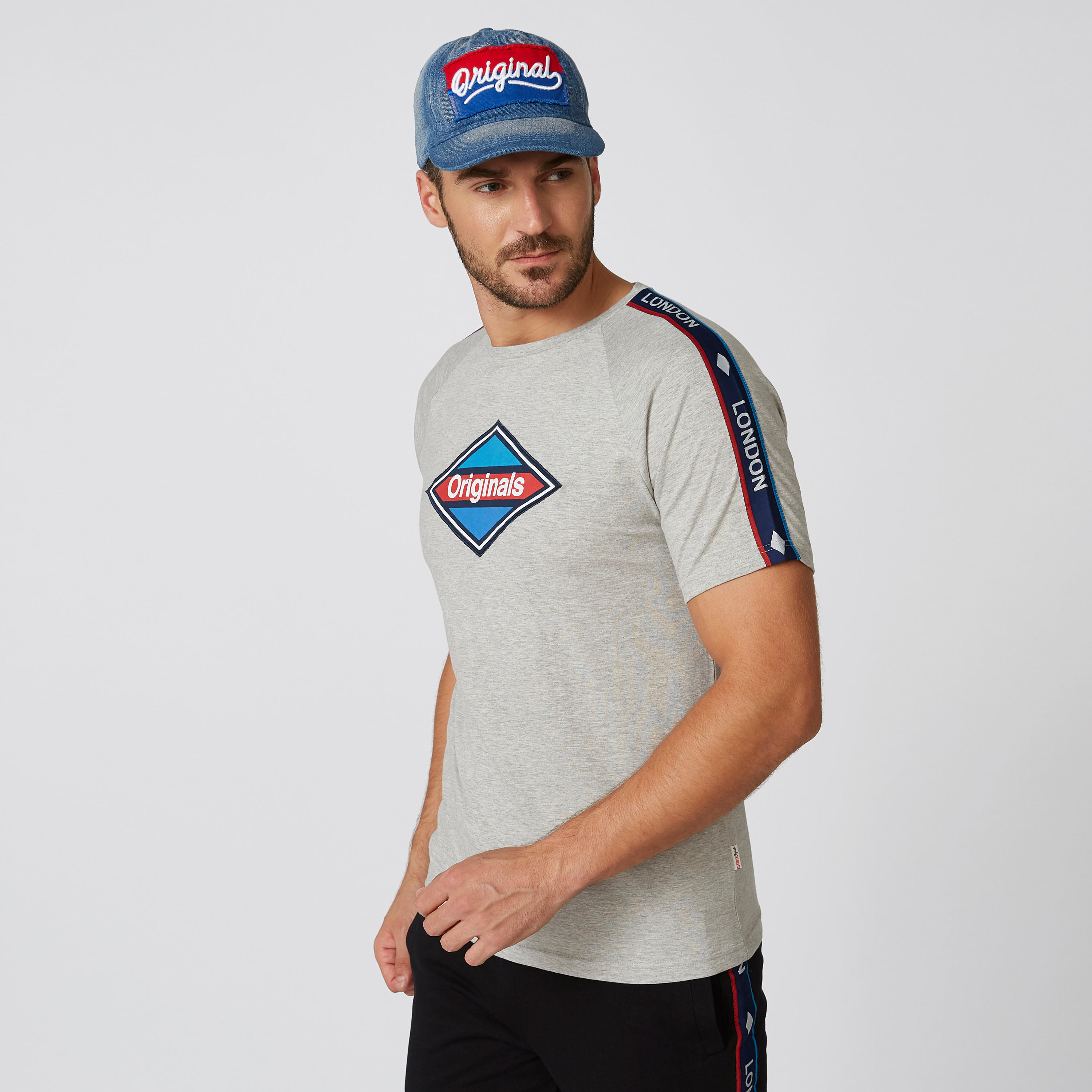 تيشيرت مستدام بياقة مستديرة وأكمام قصيرة وطبعات-men-clothing-tshirtsandpolos-tshirts-image-3