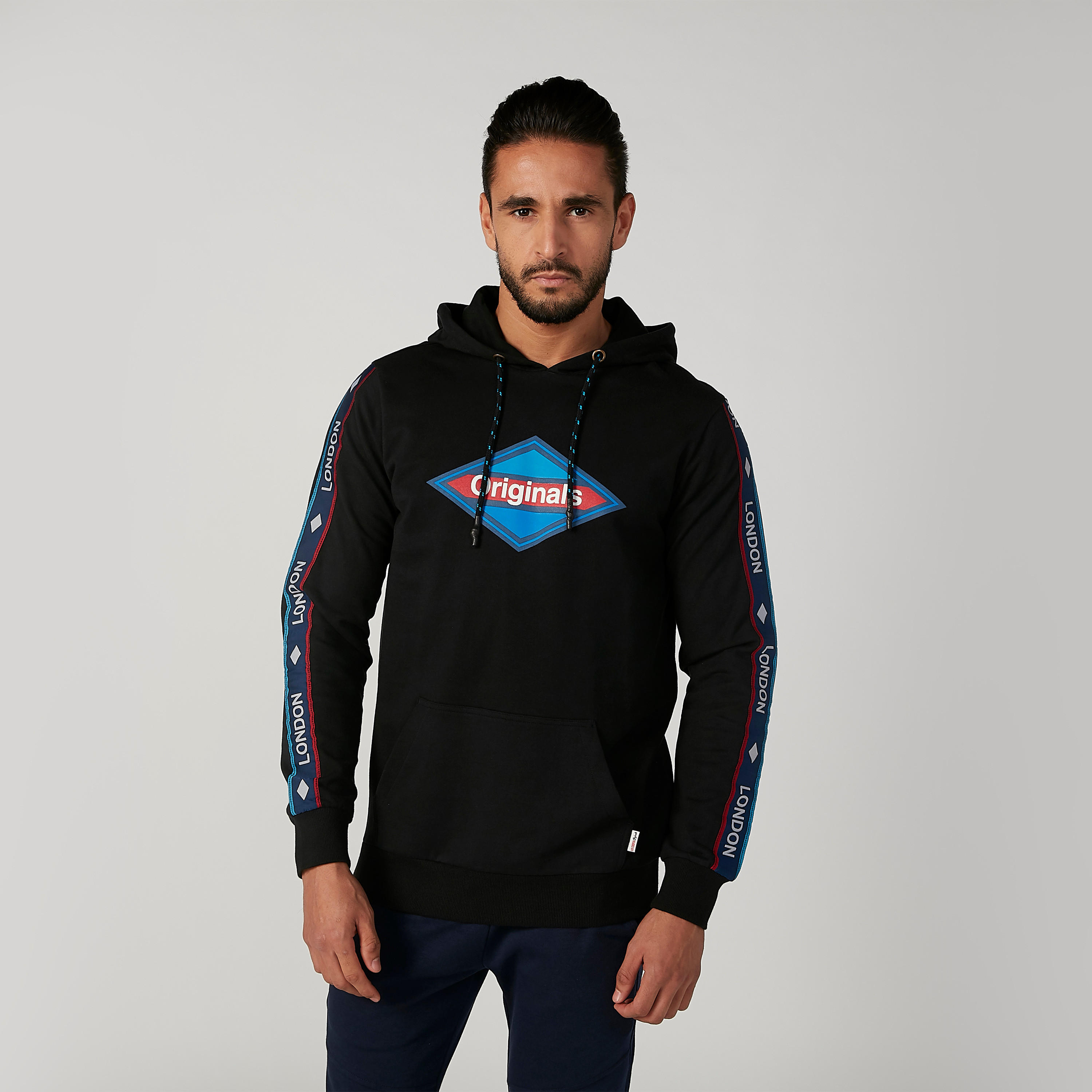 سويت شيرت مستدام بطبعات وقبعة وحواف مضلعة -men-winterwear-hoodiesandsweatshirts-image-6