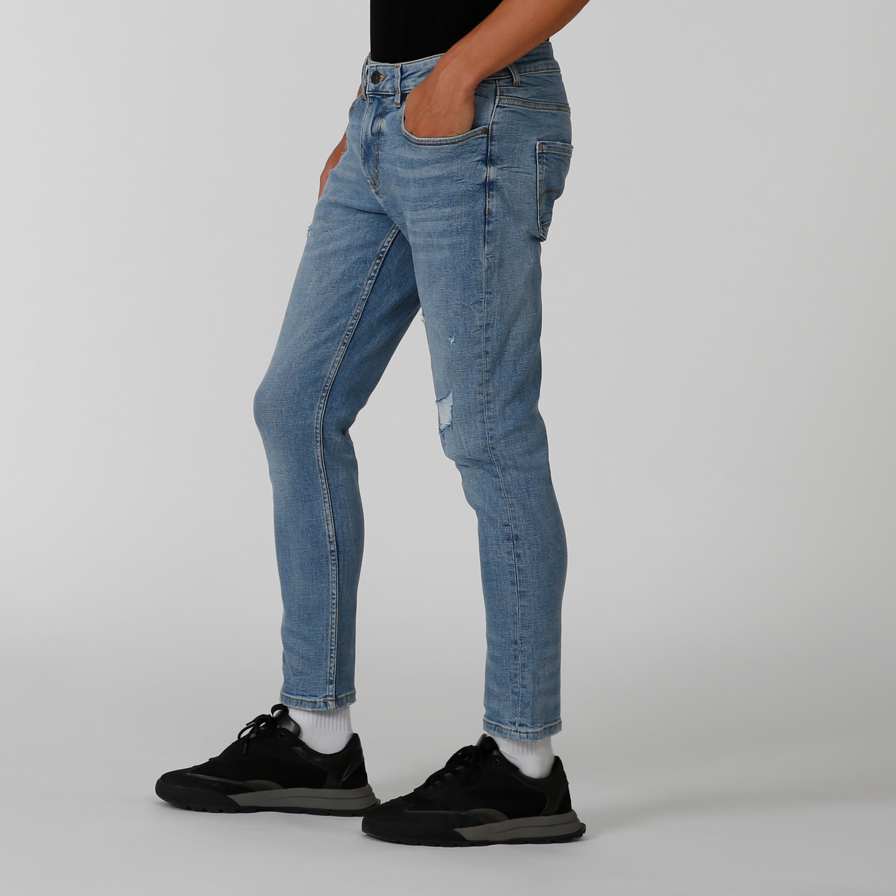 بنطلون جينز مستدام سكيني ممزّق بخصر متوسط الارتفاع وجيوب -men-clothing-bottoms-jeans-image-1