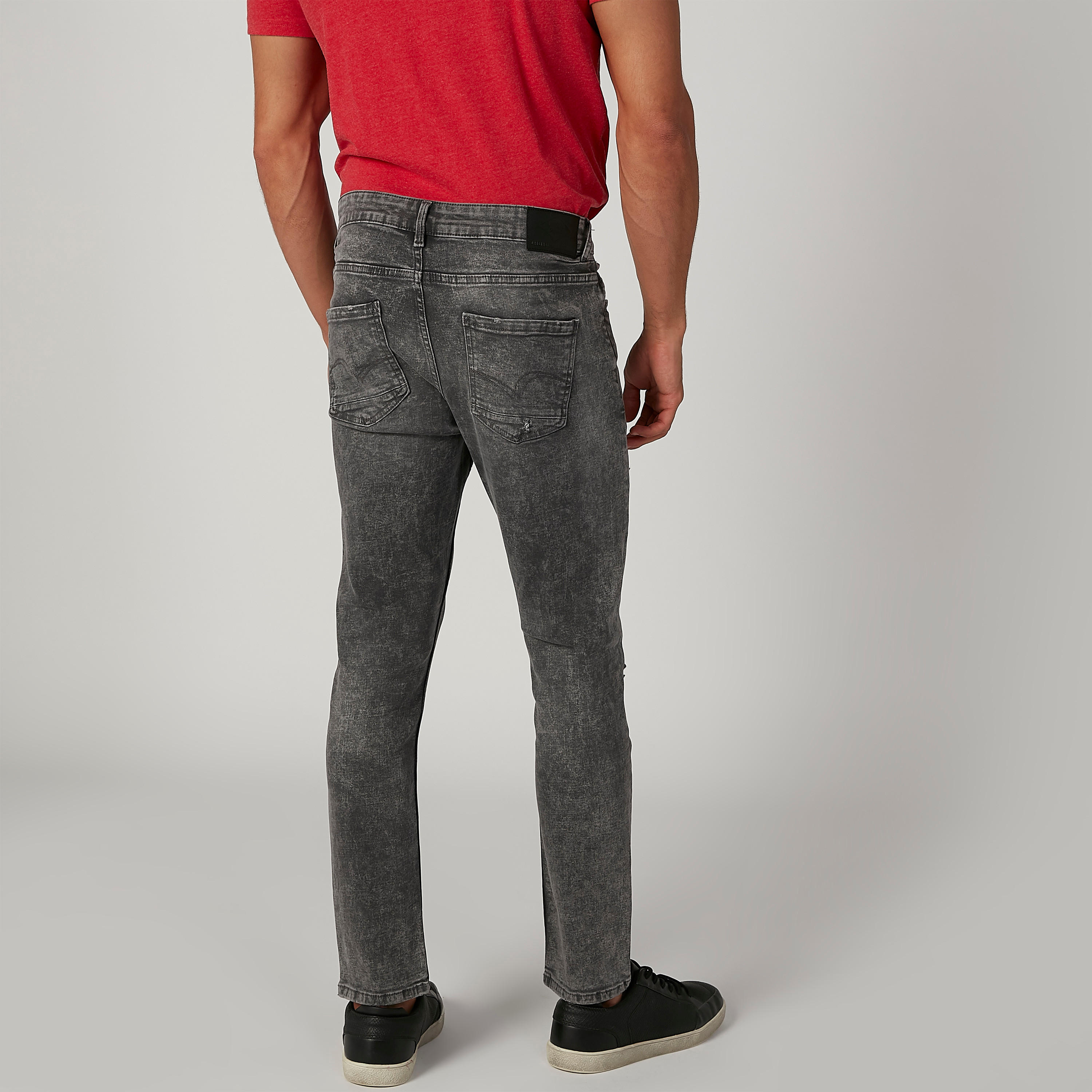 بنطلون جينز مستدام سكيني ممزّق بخصر متوسط الارتفاع وجيوب -men-clothing-bottoms-jeans-image-3