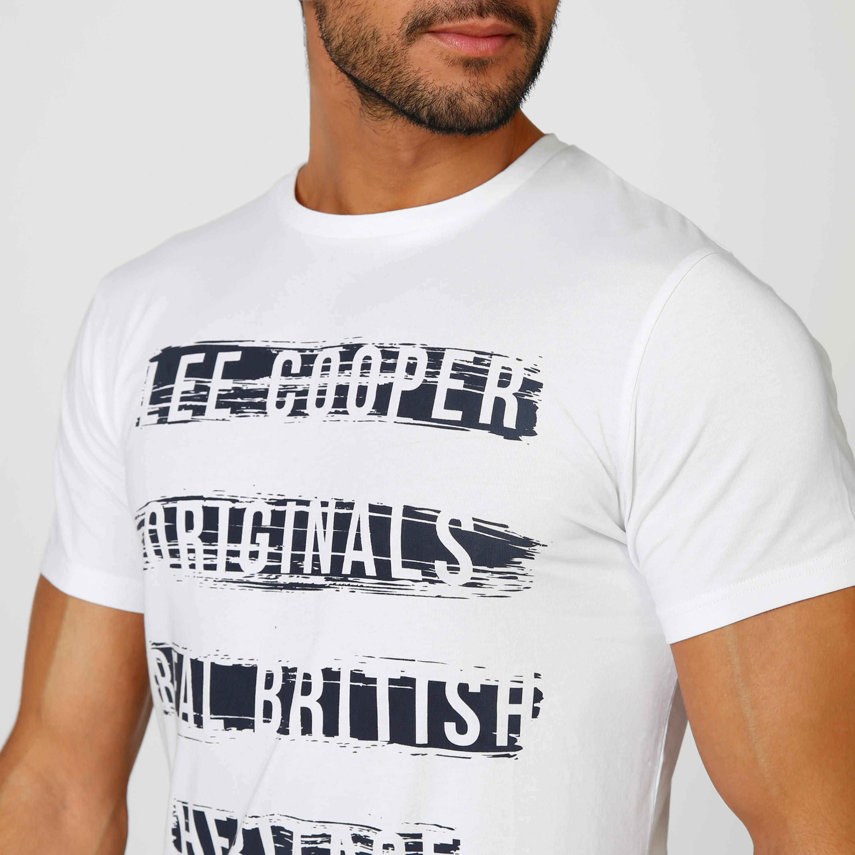 تيشيرت بياقة مستديرة وأكمام قصيرة وطبعات من لي كوبر-men-clothing-tshirtsandpolos-tshirts-image-2