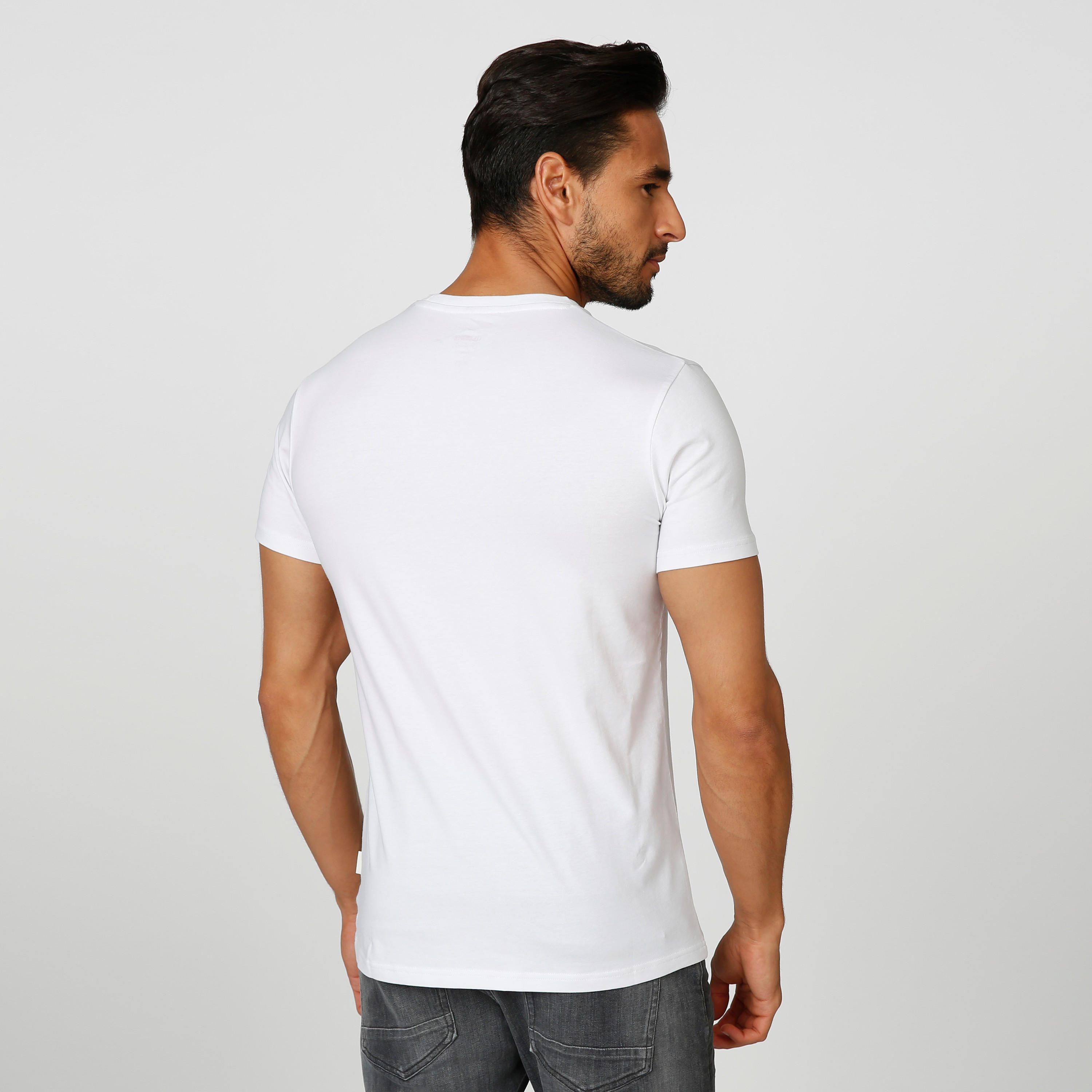 تيشيرت بياقة مستديرة وأكمام قصيرة وطبعات من لي كوبر-men-clothing-tshirtsandpolos-tshirts-image-4