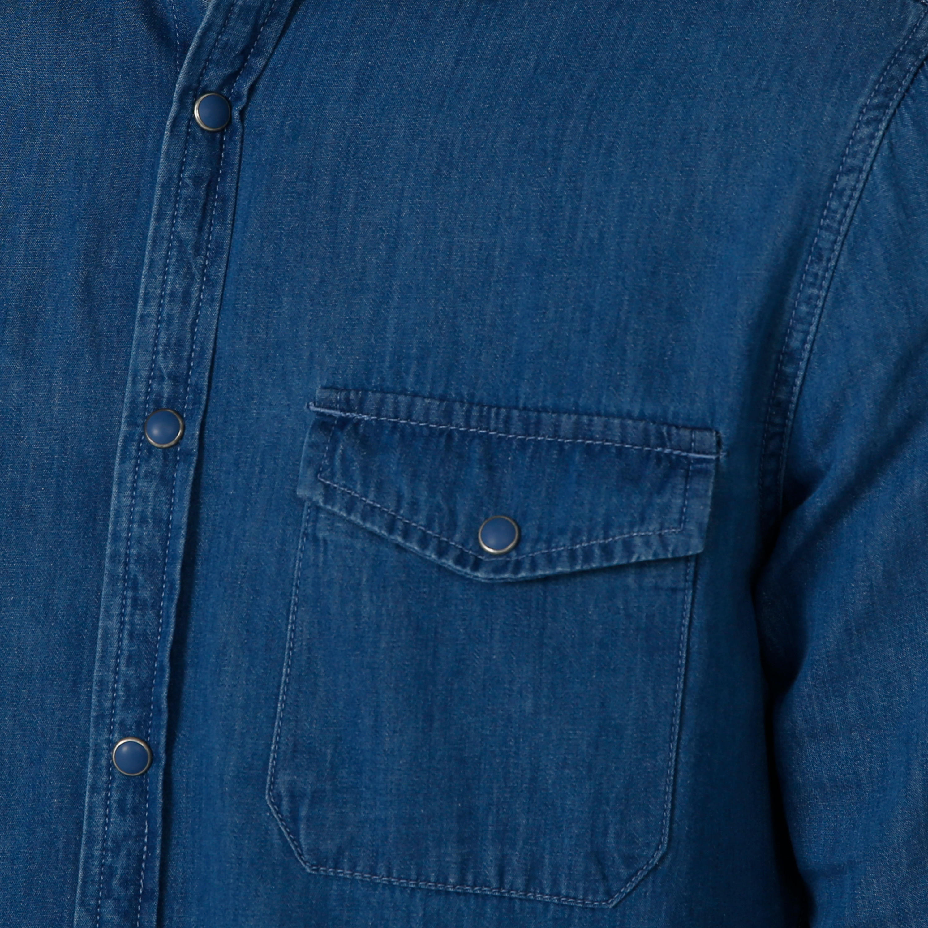 قميص دينم بأكمام طويلة وجيوب بطيّة من لي كوبر-men-clothing-shirts-image-5