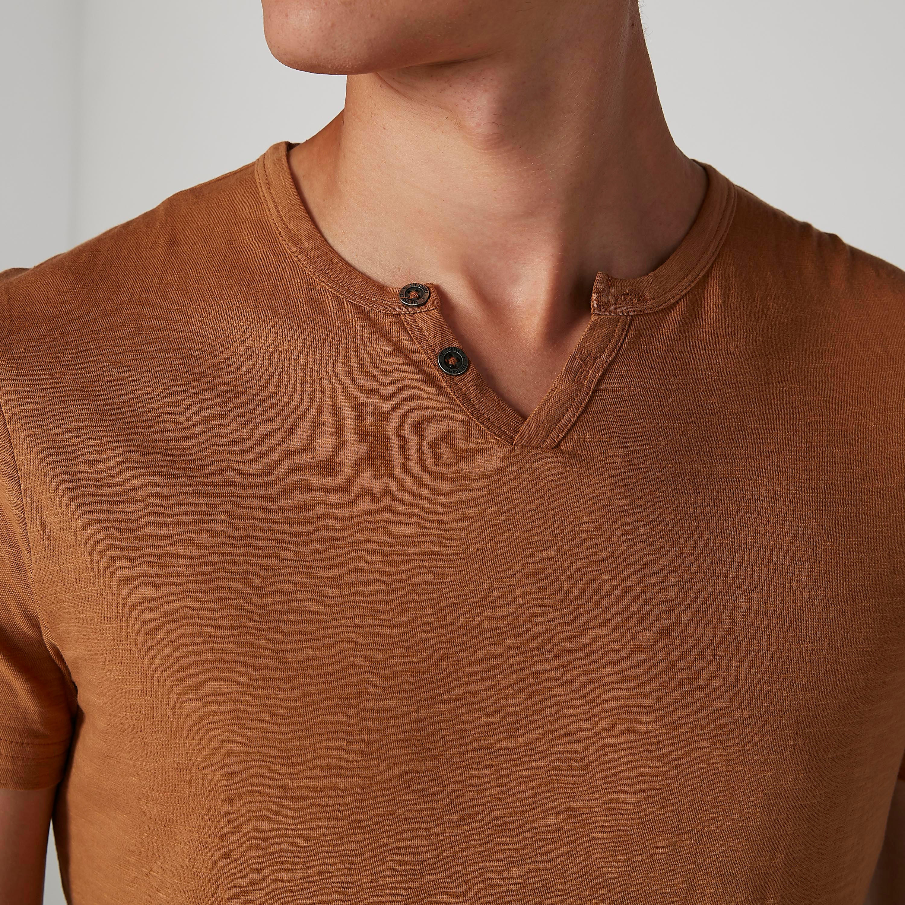 تيشيرت سادة بياقة هينلي وأكمام قصيرة من لي كوبر-men-clothing-tshirtsandpolos-tshirts-image-4