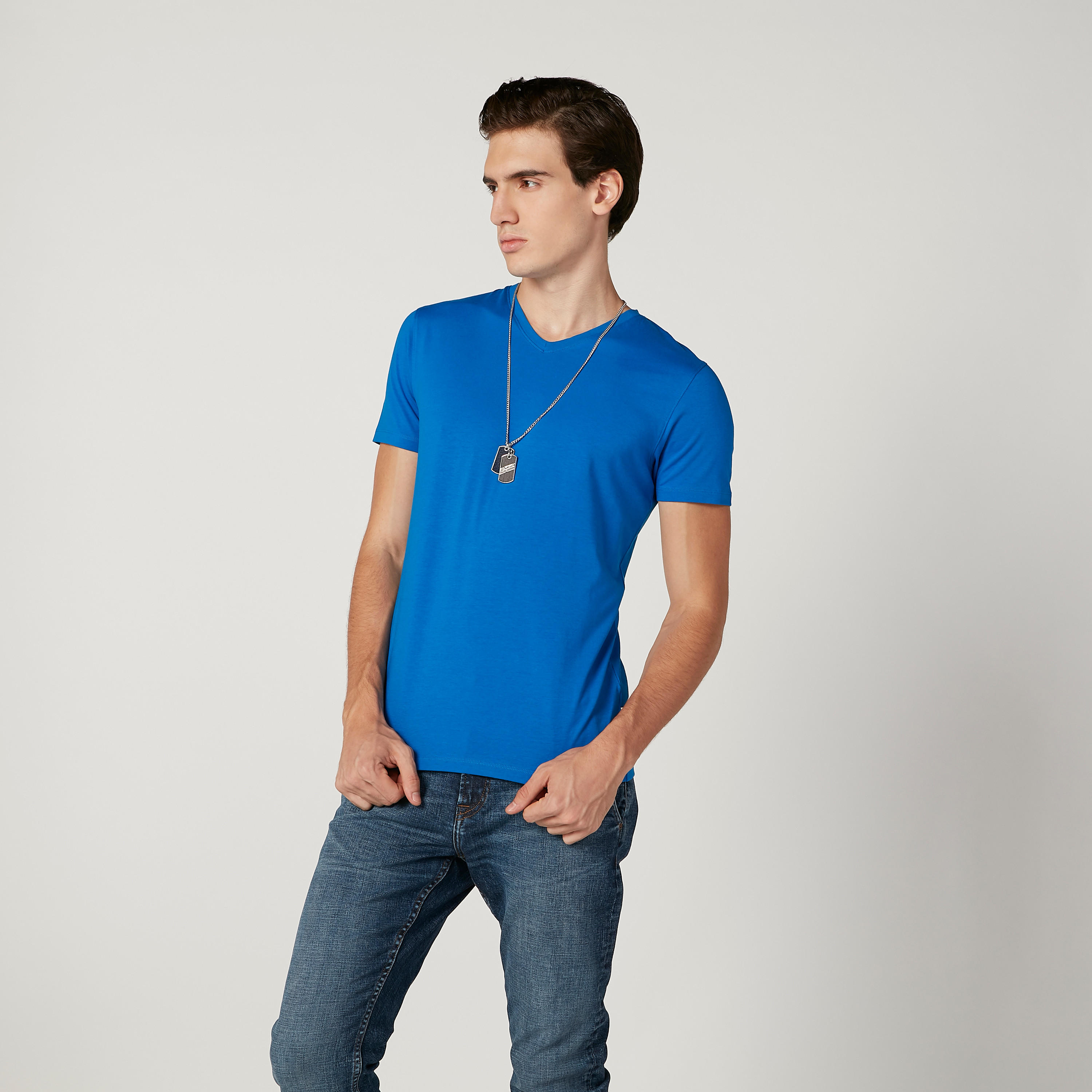 تيشيرت سادة بياقة V وأكمام قصيرة من لي كوبر-men-clothing-tshirtsandpolos-tshirts-image-2