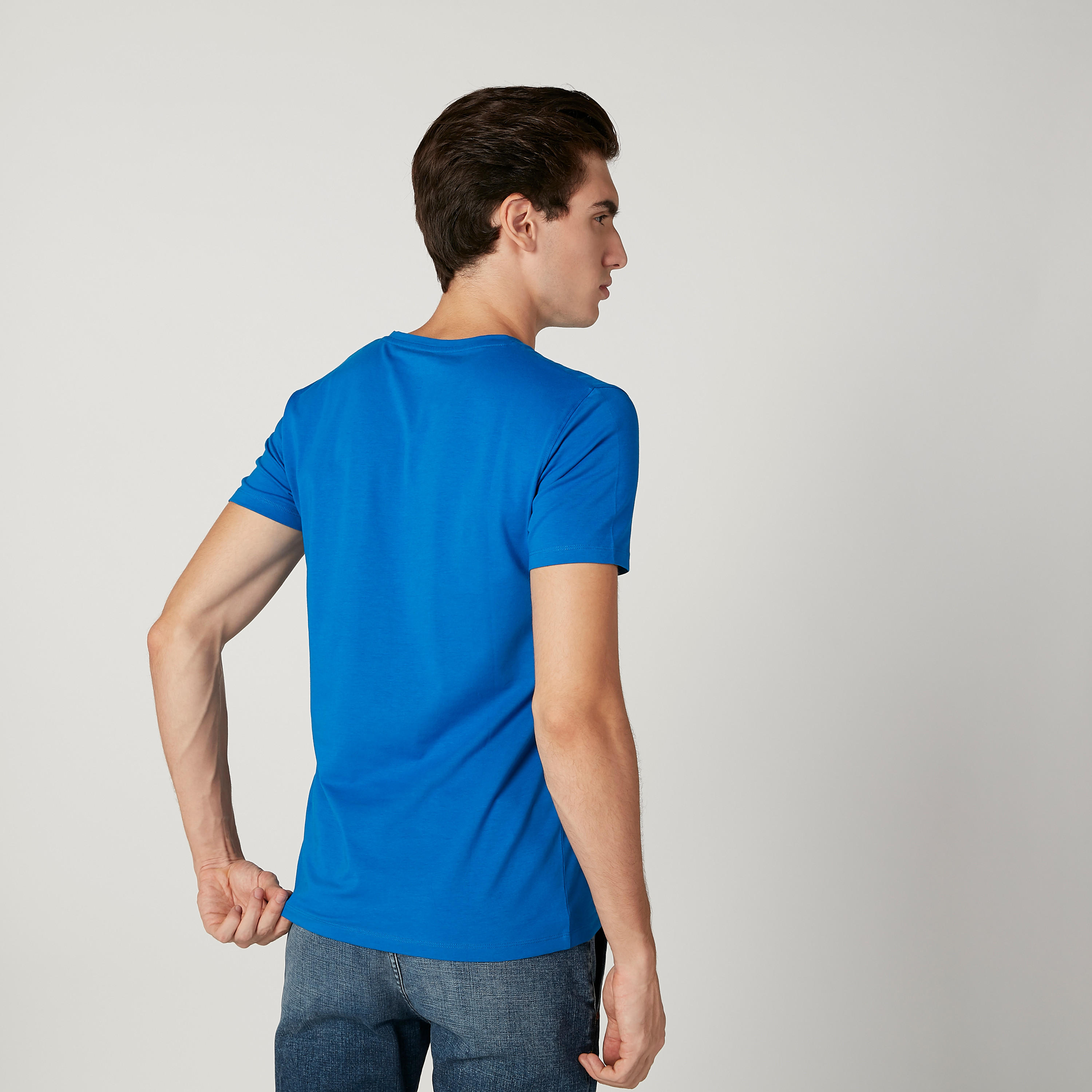 تيشيرت سادة بياقة V وأكمام قصيرة من لي كوبر-men-clothing-tshirtsandpolos-tshirts-image-1