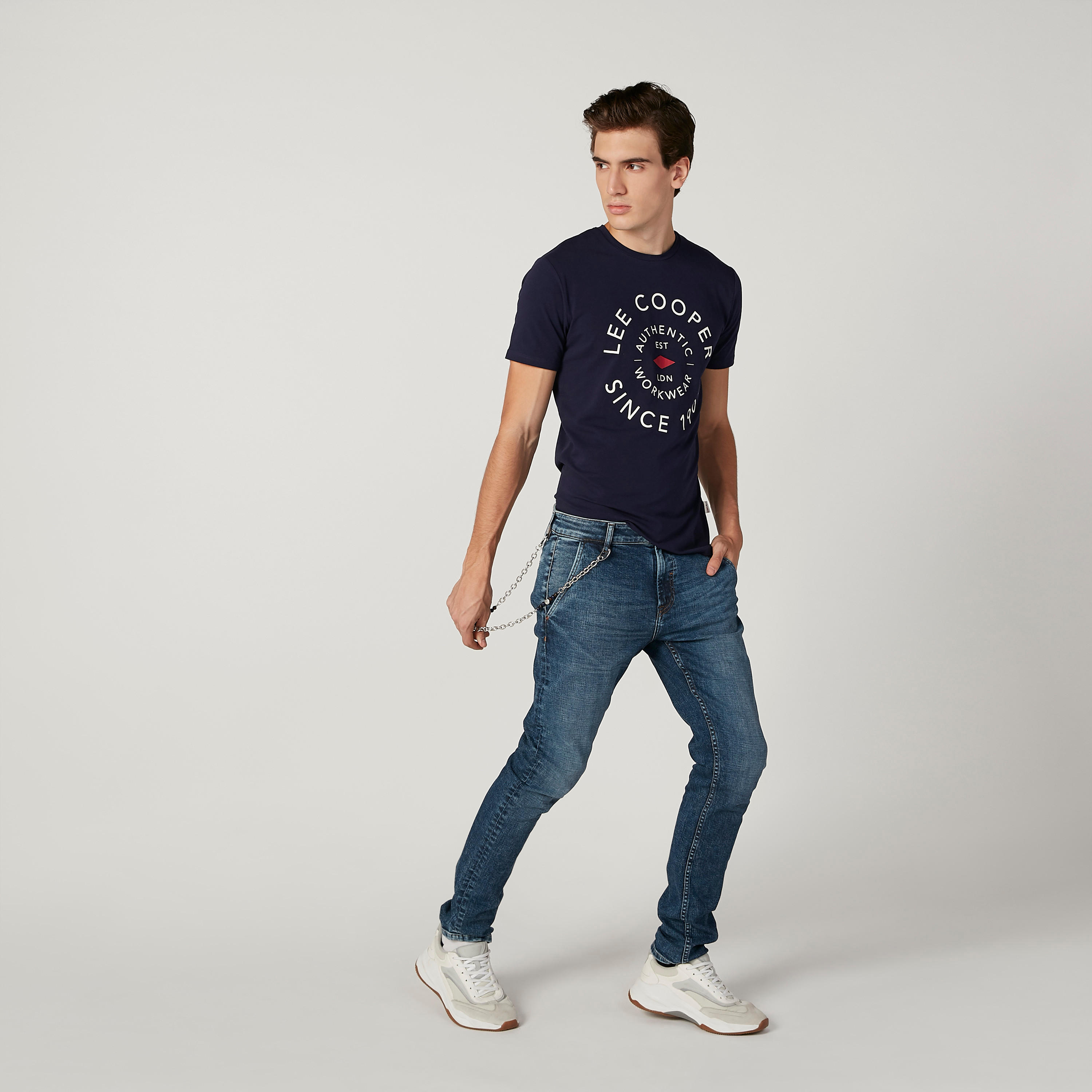 تيشيرت بياقة مستديرة وأكمام قصيرة وطبعات من لي كوبر-men-clothing-tshirtsandpolos-tshirts-image-3