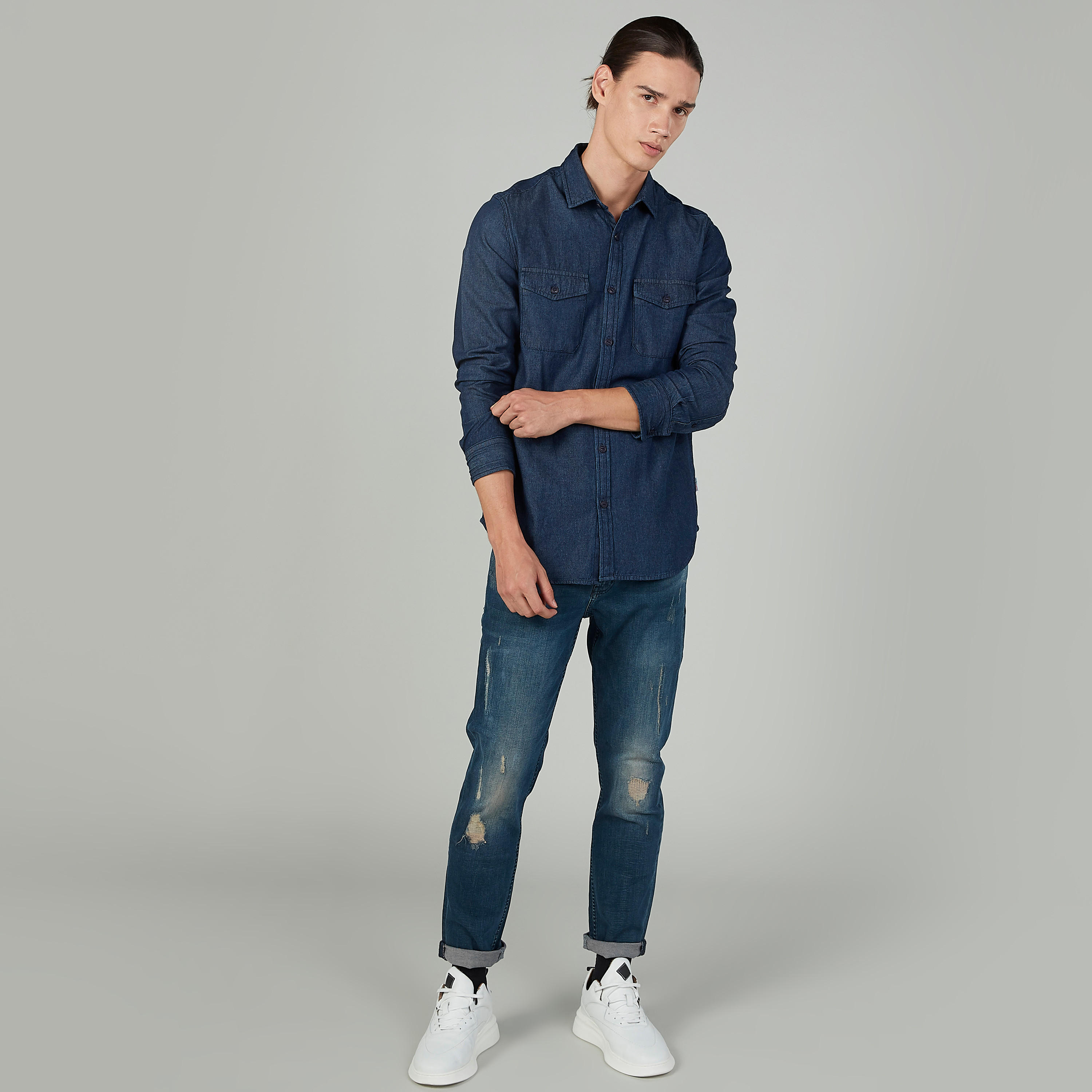 قميص سادة بأكمام طويلة وجيوب بطيّة من لي كوبر-men-clothing-shirts-image-3