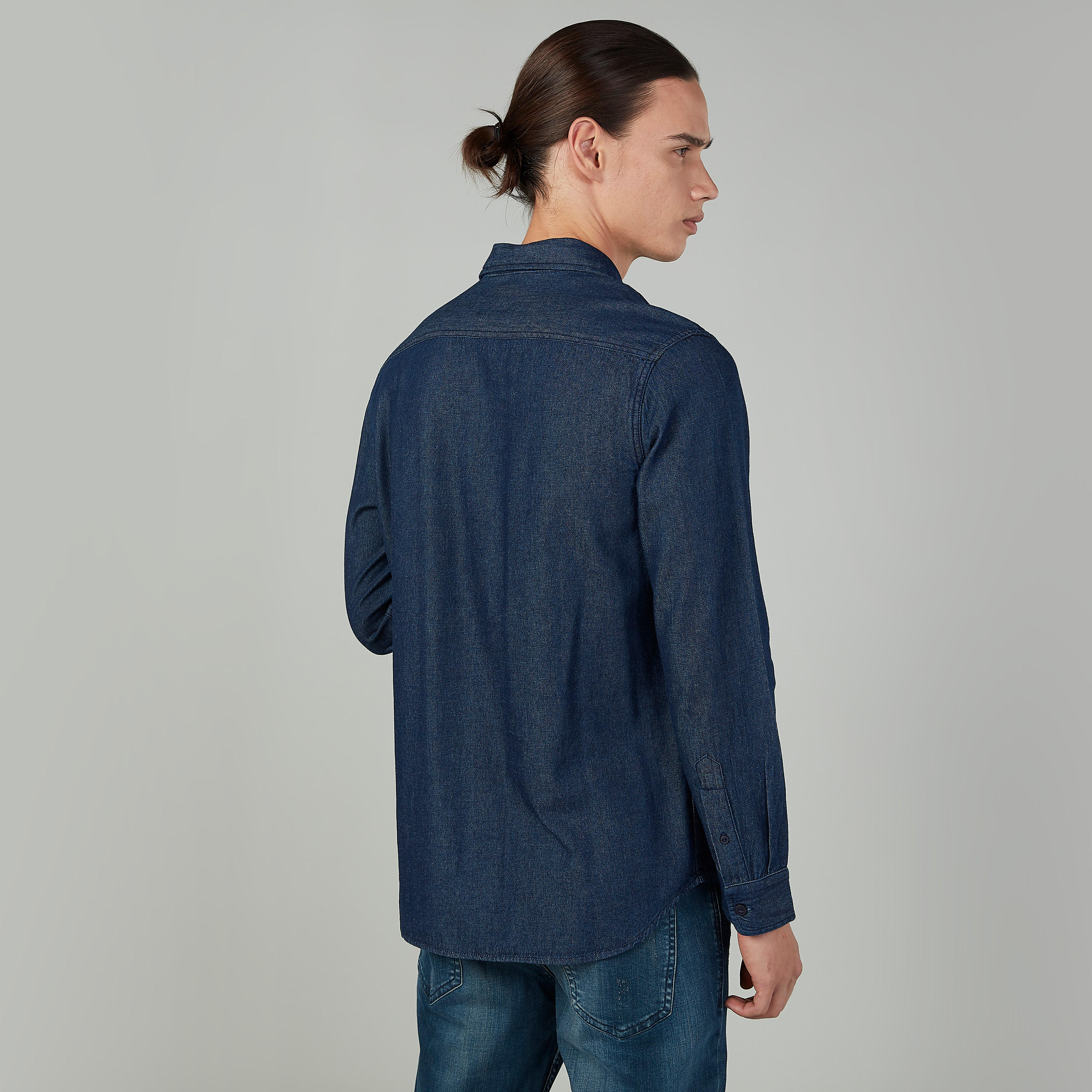 قميص سادة بأكمام طويلة وجيوب بطيّة من لي كوبر-men-clothing-shirts-image-1