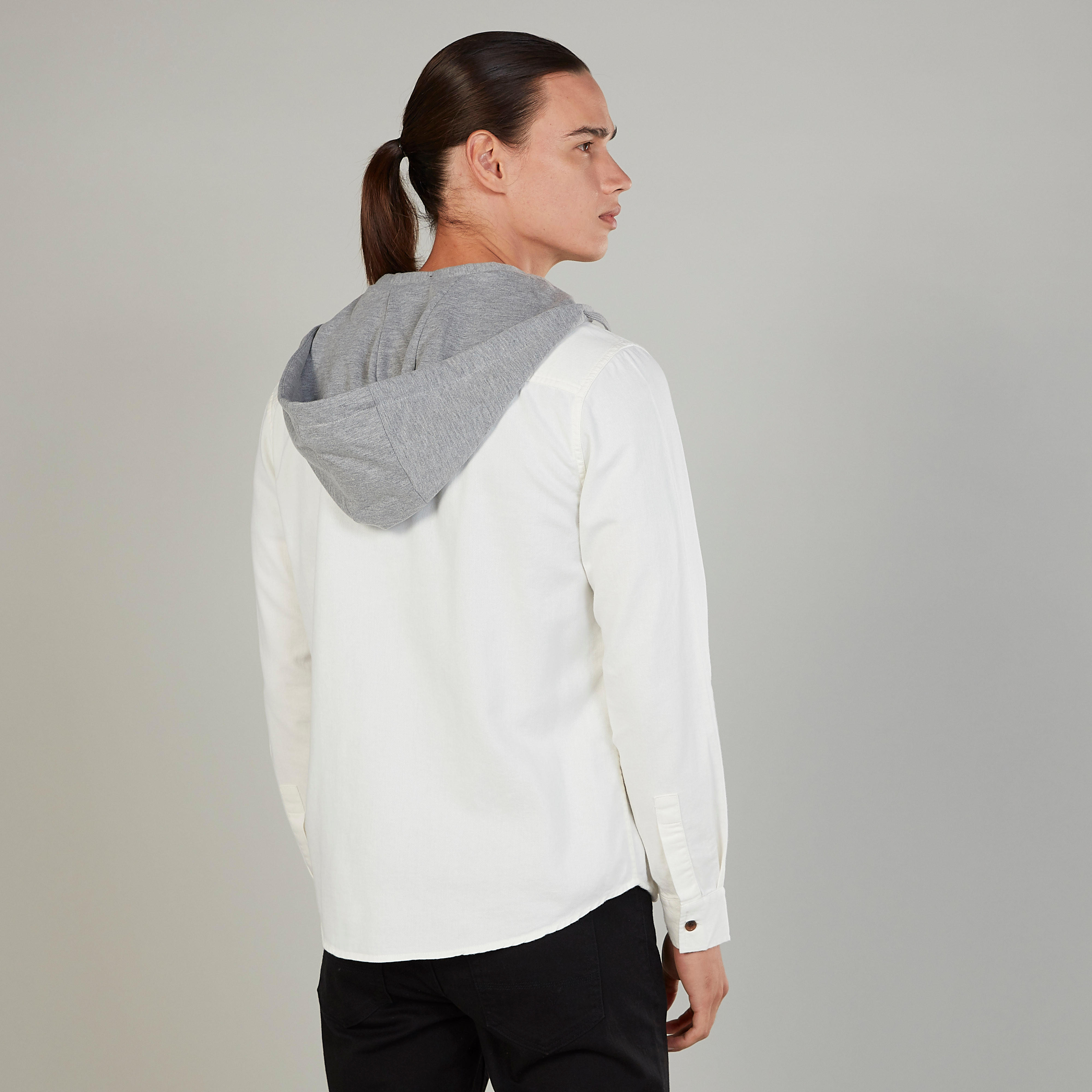 قميص مستدام سادة بأكمام طويلة وقبّعة-men-clothing-shirts-image-4