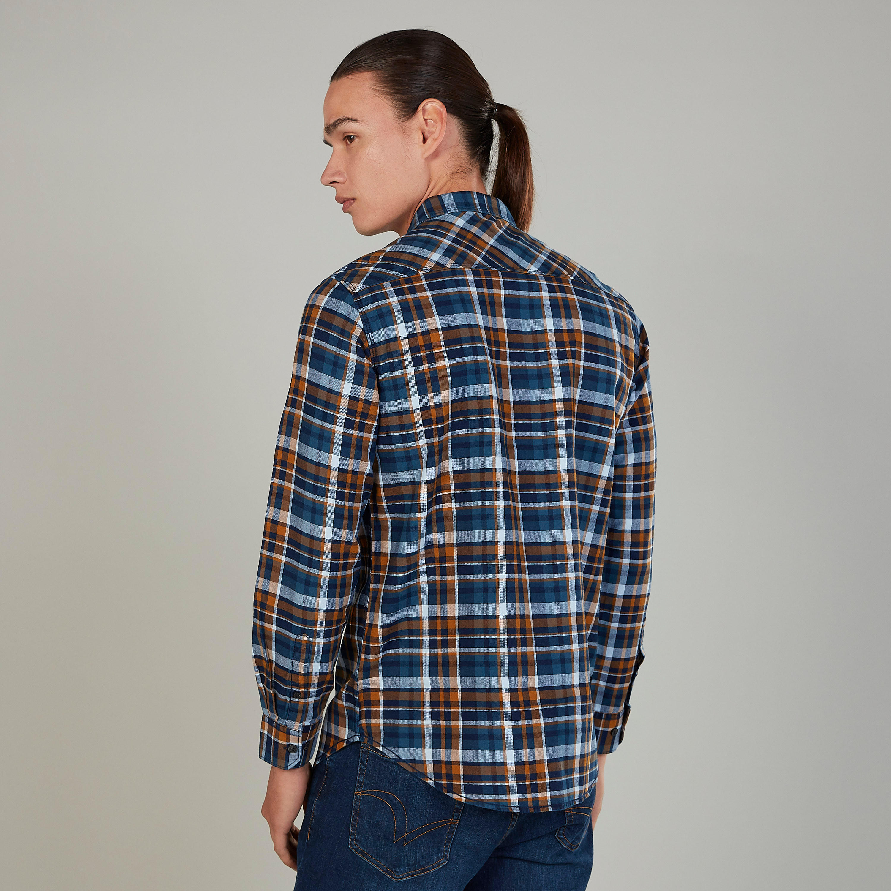 قميص مستدام كاروهات سليم فيت بأكمام طويلة وجيب على الصدر-men-clothing-shirts-image-4
