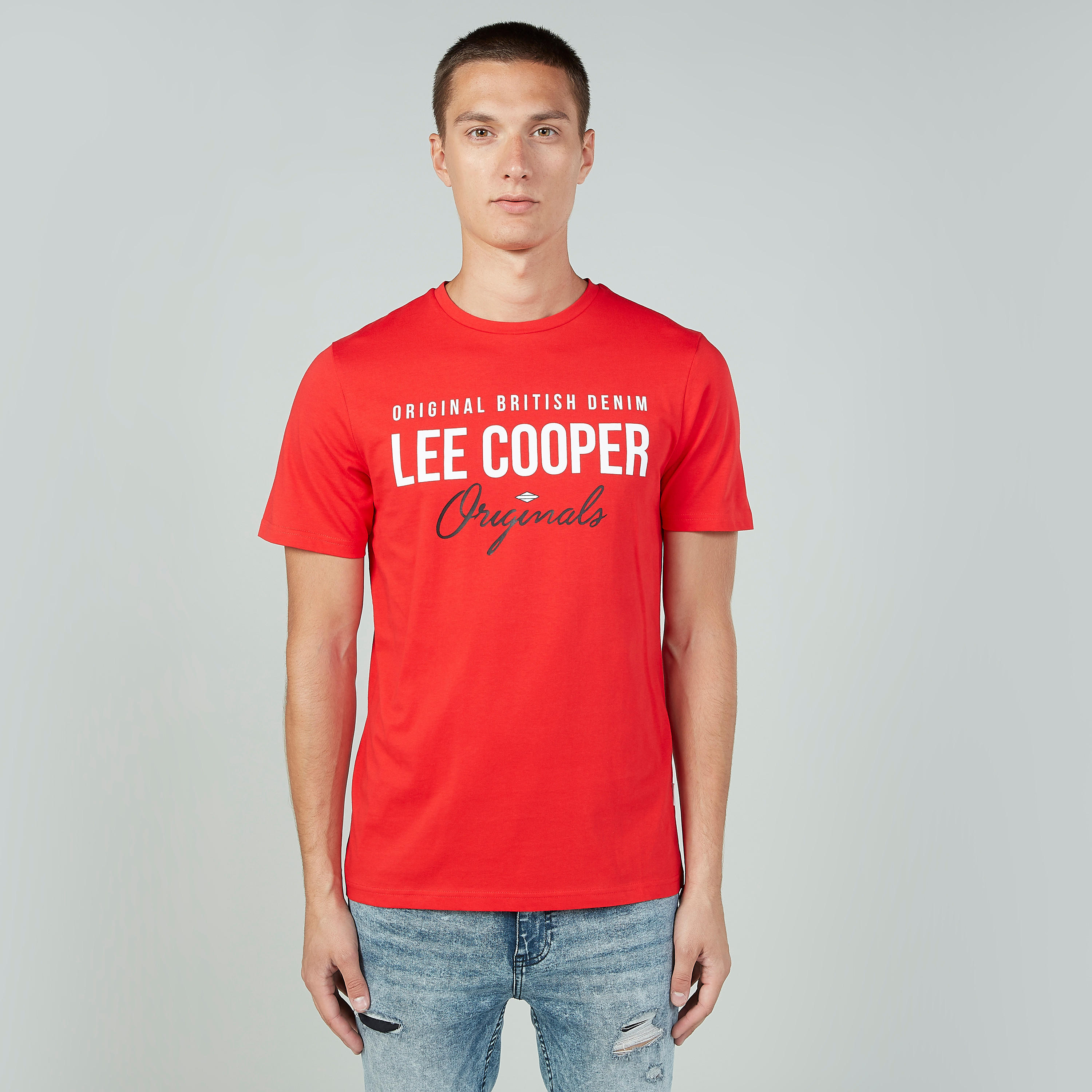 تيشيرت مستدام بياقة ضيّقة وأكمام قصيرة وطبعات من لي كوبر-men-clothing-tshirtsandpolos-tshirts-image-1