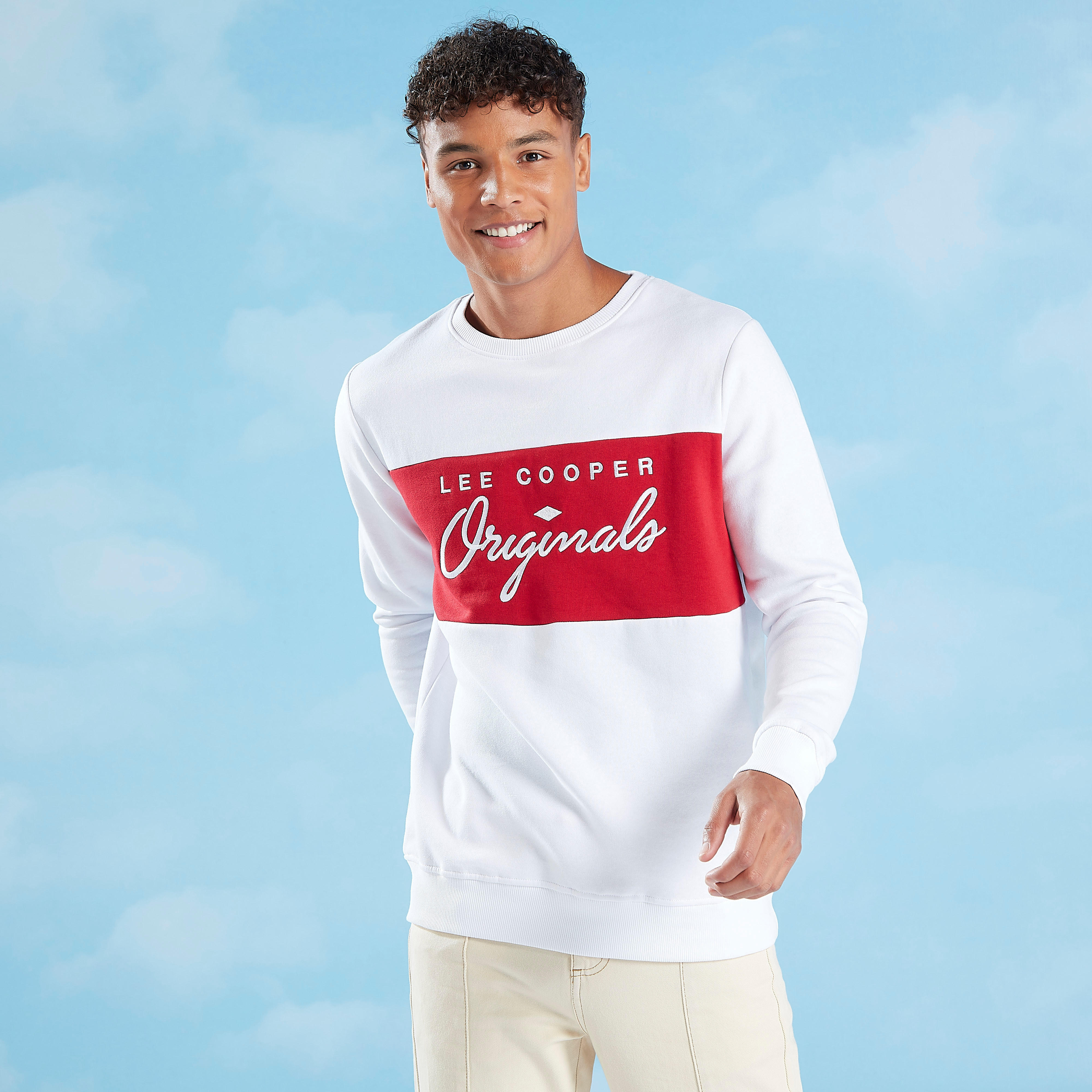 سويت شيرت بياقة ضيّقة وأكمام طويلة بطبعات من لي كوبر-men-winterwear-hoodiesandsweatshirts-image-1