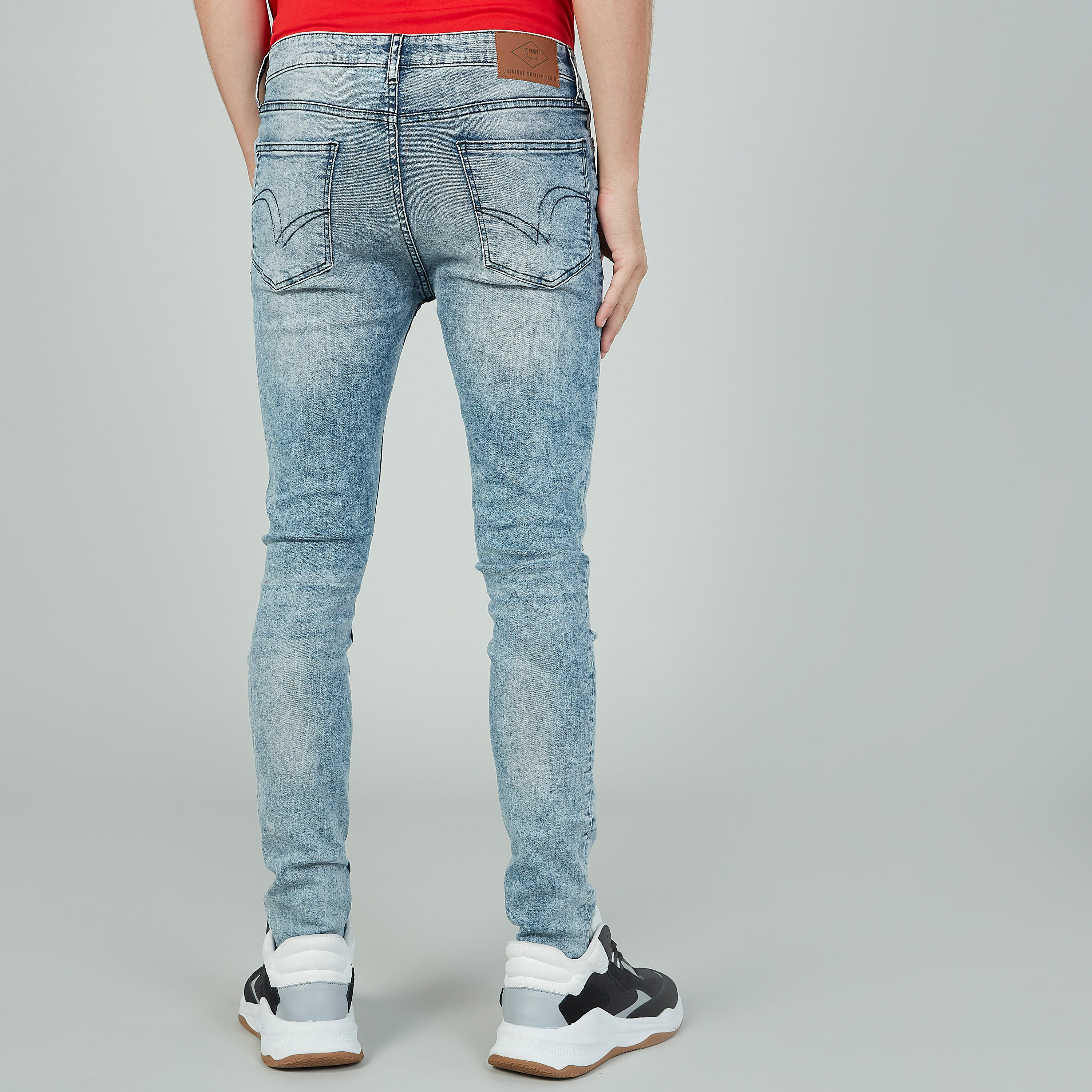بنطلون جينز طويل ممزق بجيوب من لي كوبر-men-clothing-bottoms-jeans-image-4