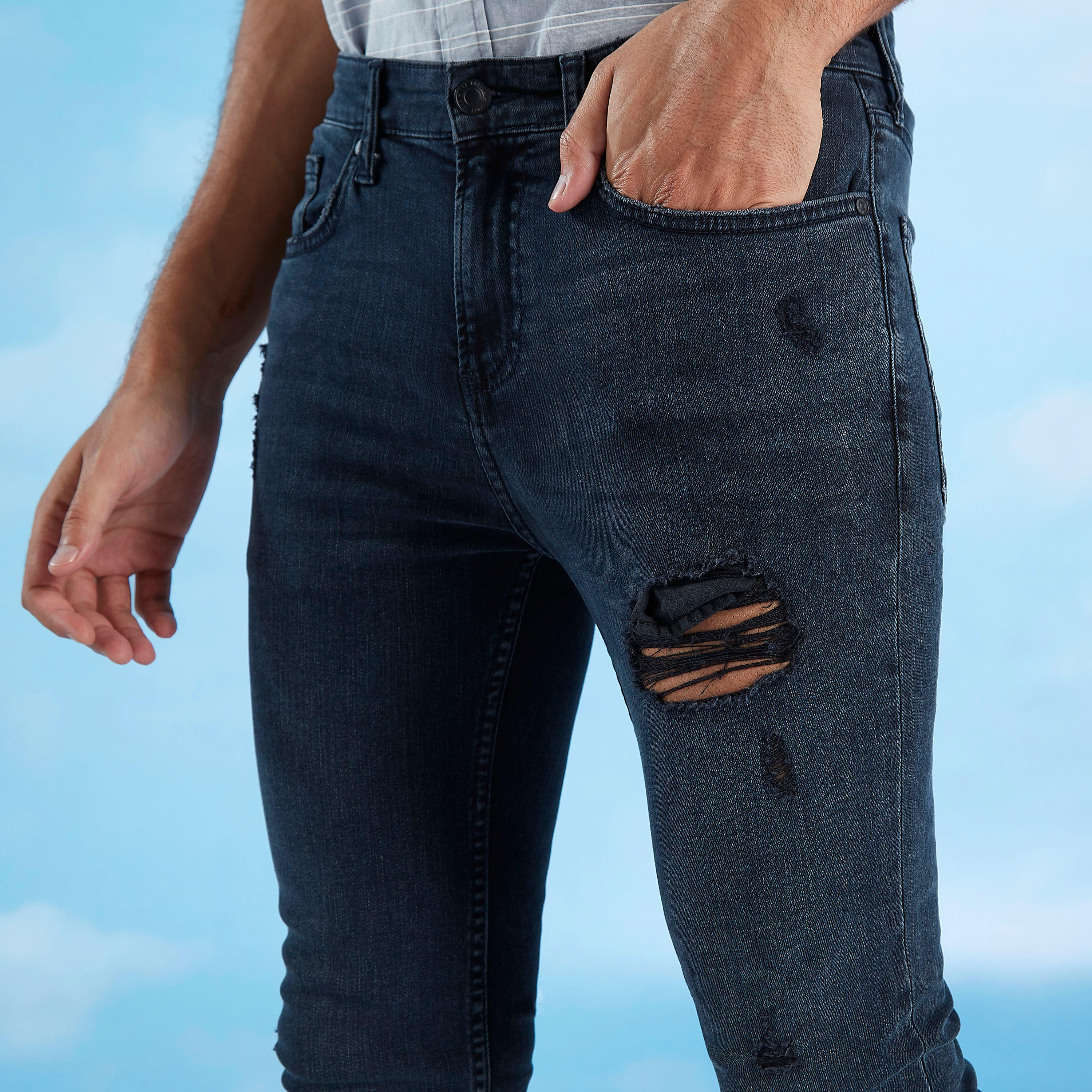 بنطلون جينز ممزق بجيوب وحلقات للحزام من لي كوبر-men-clothing-bottoms-jeans-image-3