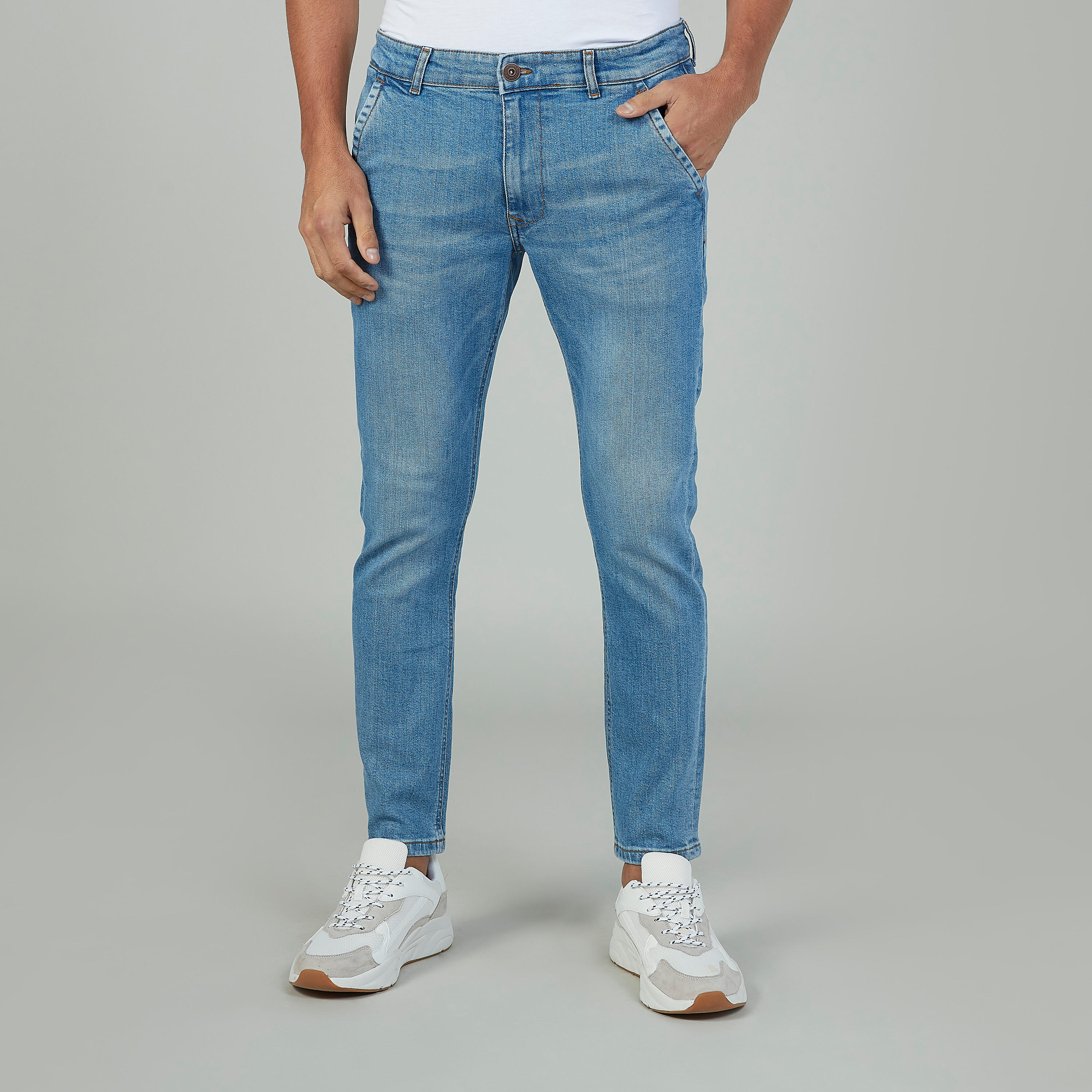 بنطلون جينز سادة طويل بجيوب وحلقات للحزام من لي كوبر-men-clothing-bottoms-jeans-image-1