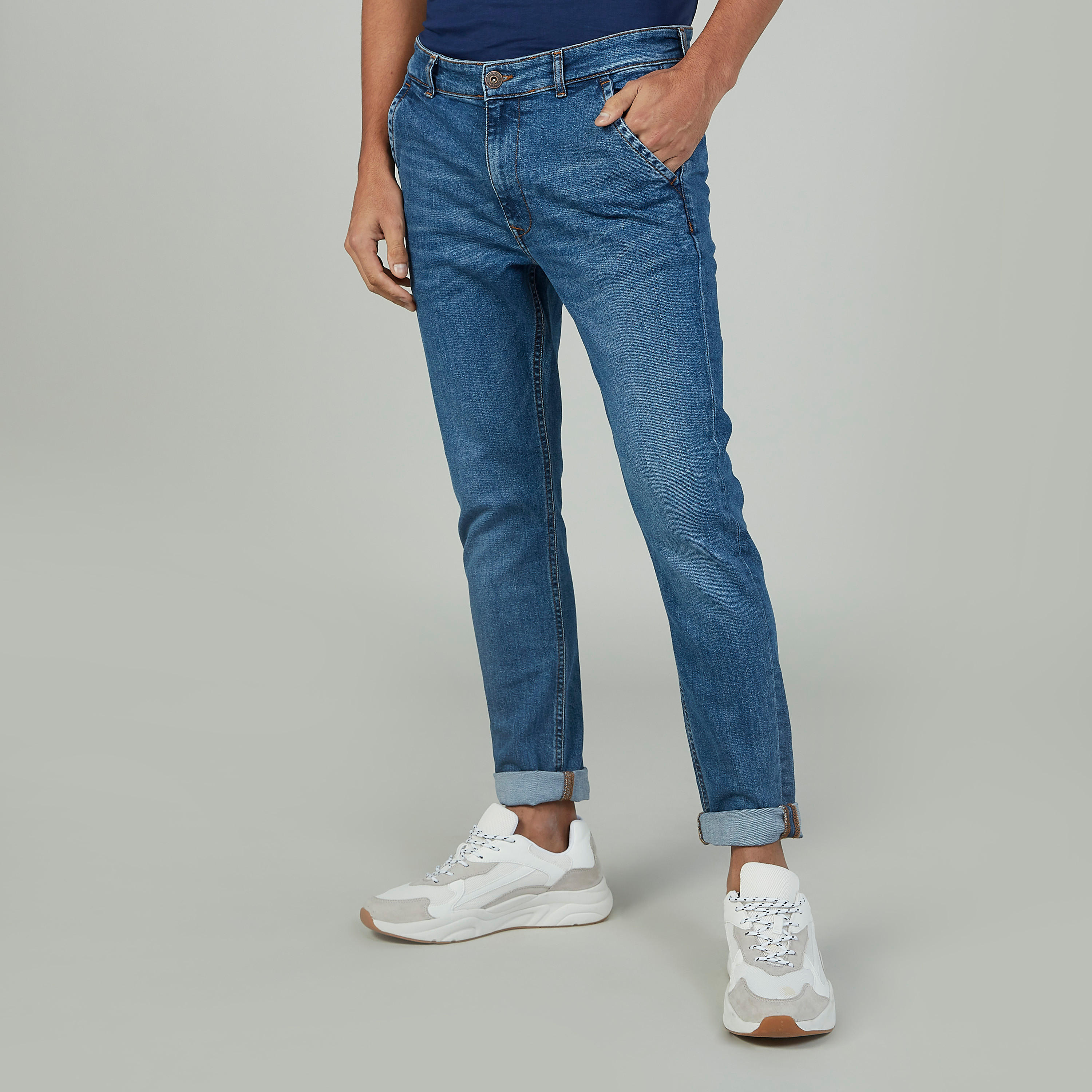 بنطلون جينز سادة طويل بجيوب وحلقات للحزام من لي كوبر-men-clothing-bottoms-jeans-image-1