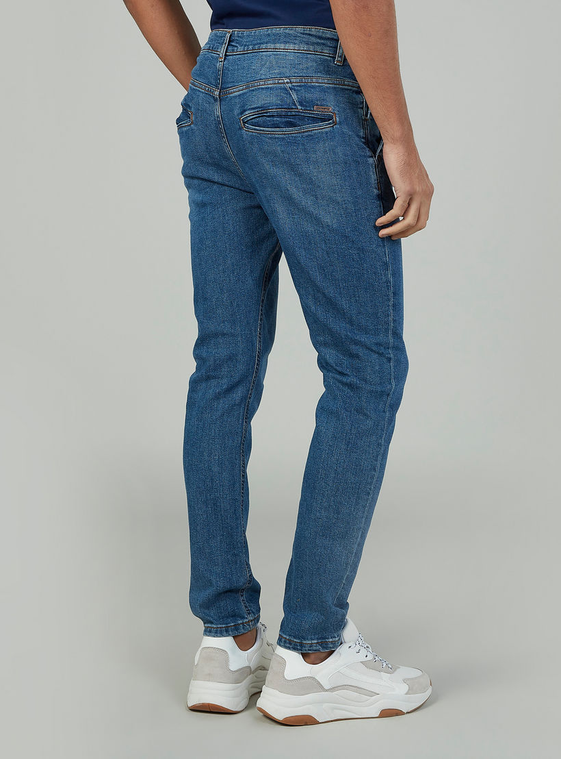 بنطلون جينز سادة طويل بجيوب وحلقات للحزام من لي كوبر-men-clothing-bottoms-jeans-image-4