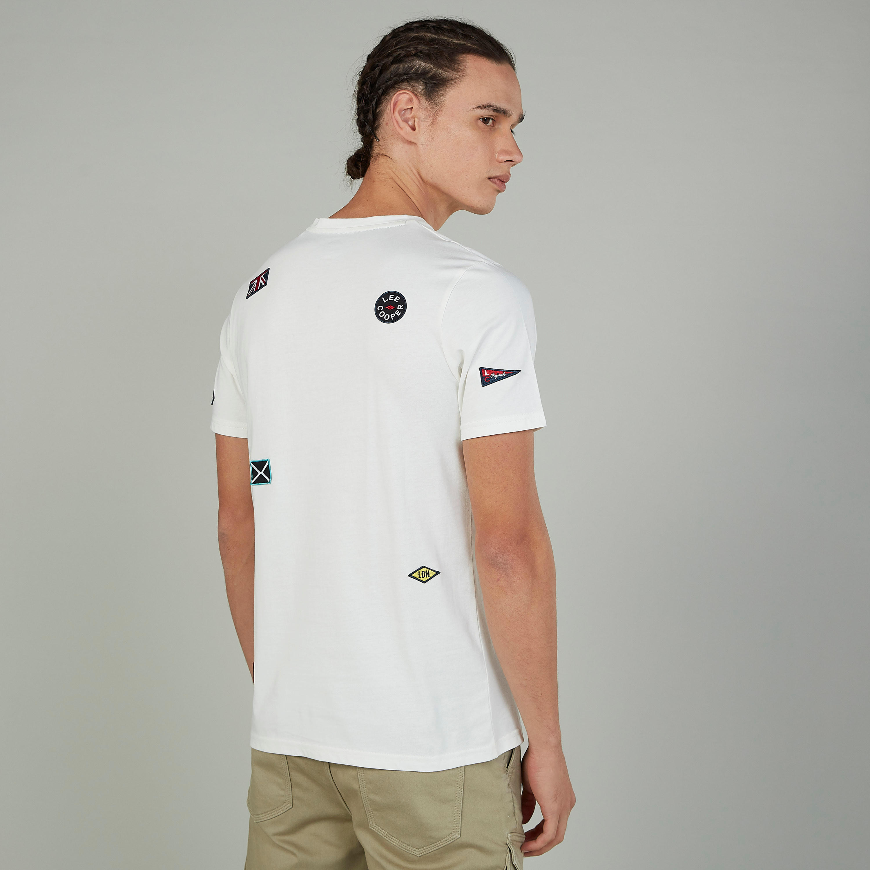 تيشيرت مستدام بأكمام قصيرة وطبعات من لي كوبر-men-clothing-tshirtsandpolos-tshirts-image-4
