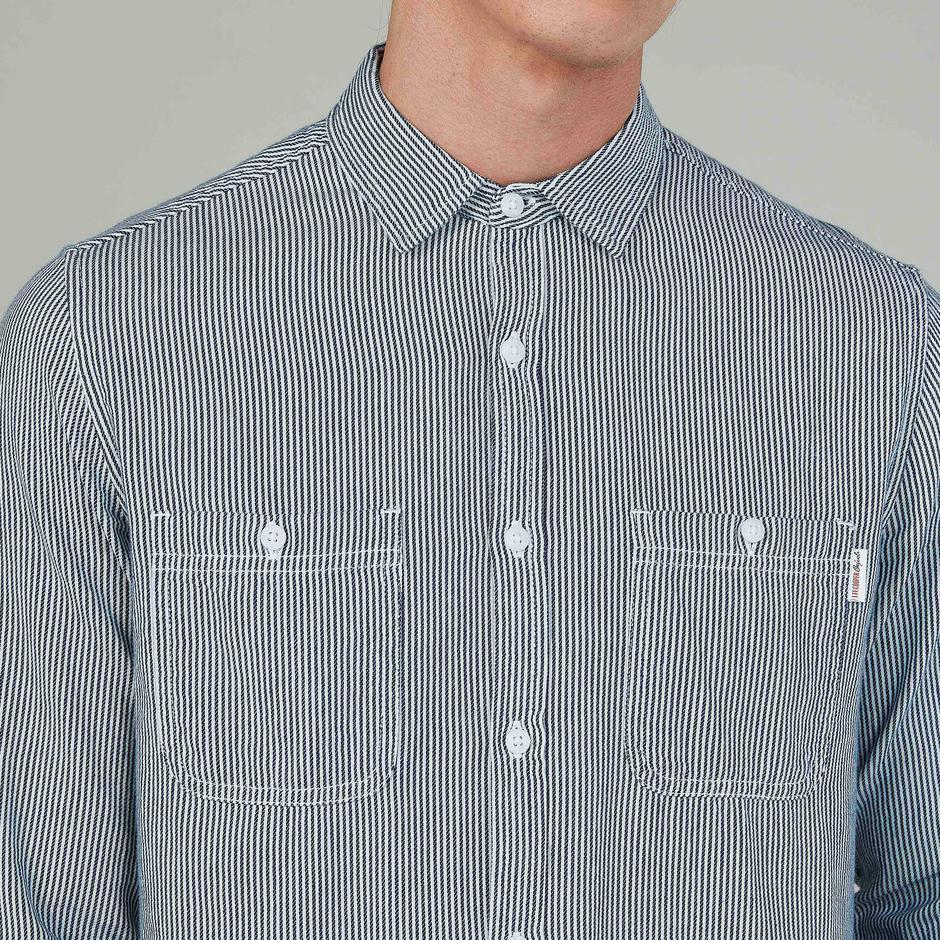 تيشيرت مستدام سليم بياقة ضيّقة وطبعات سمايلي وورلد -men-clothing-shirts-image-3