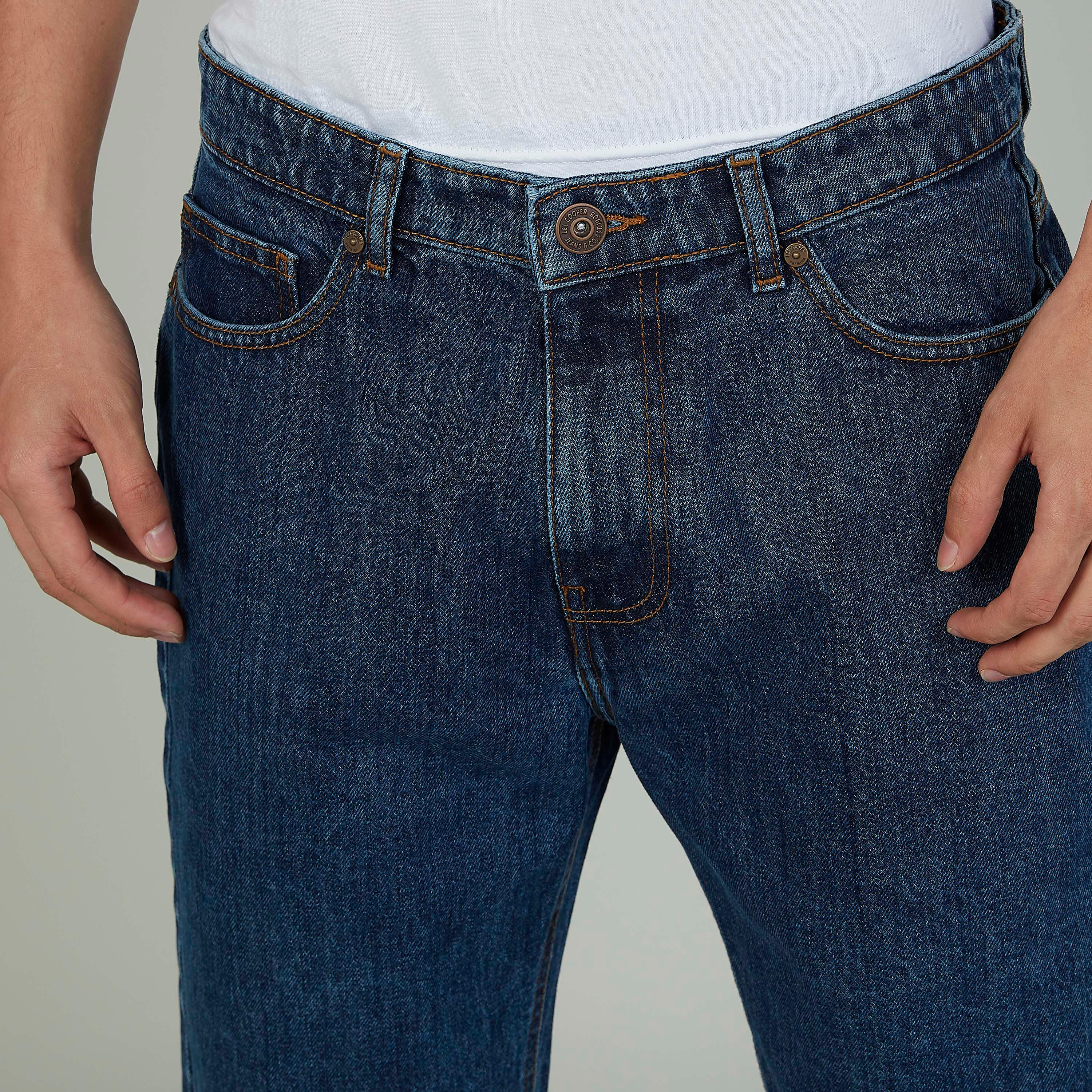 شورت دينم بارز الملمس بخصر متوسط الارتفاع وجيوب من لي كوبر-men-clothing-bottoms-shorts-image-3