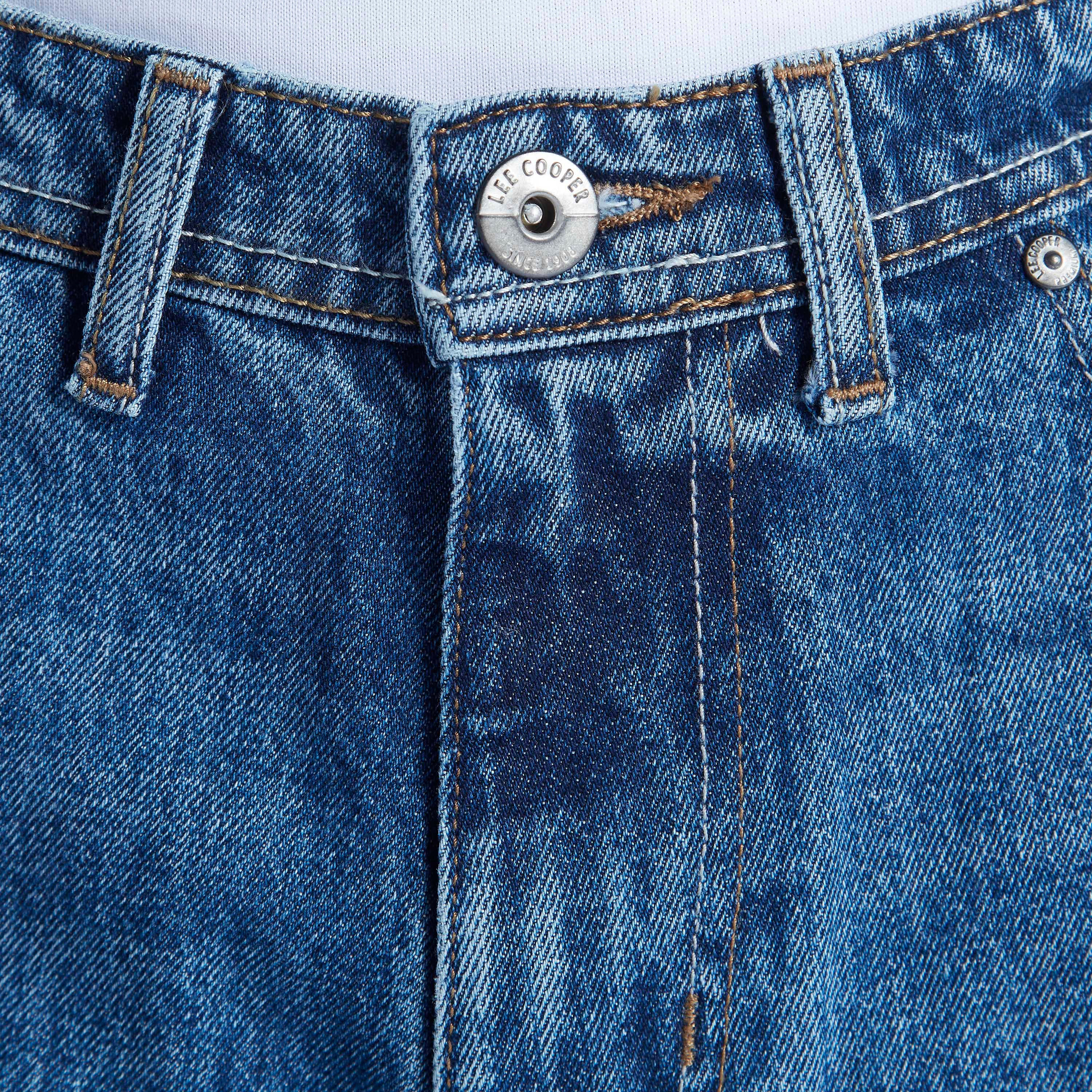 بنطلون جينز مستدام ممزق بخصر متوسّط الإرتفاع وتفاصيل جيوب من لي كوبر-men-clothing-bottoms-jeans-image-3
