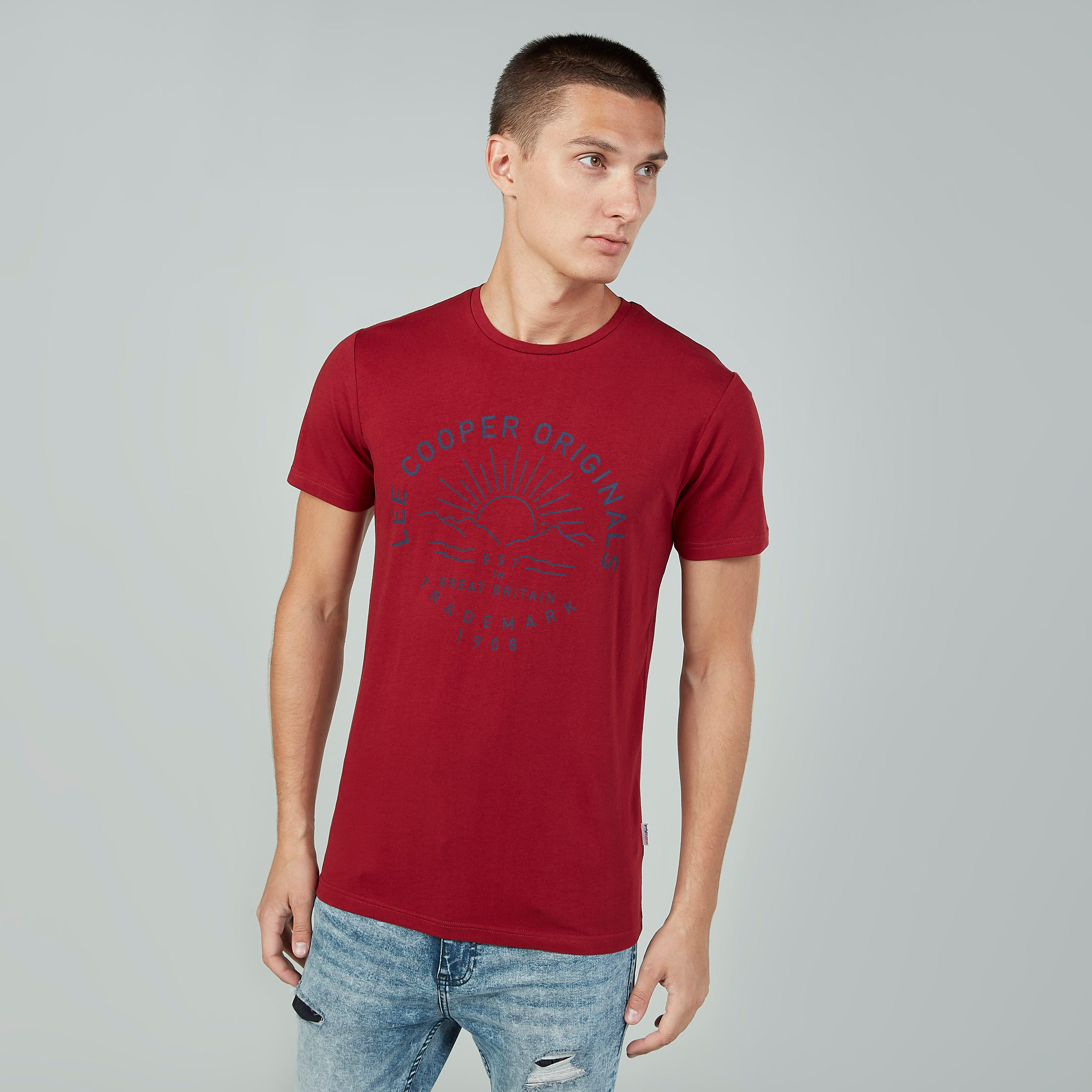 تيشيرت بياقة مستديرة وأكمام قصيرة وطبعات من لي كوبر-men-clothing-tshirtsandpolos-tshirts-image-1