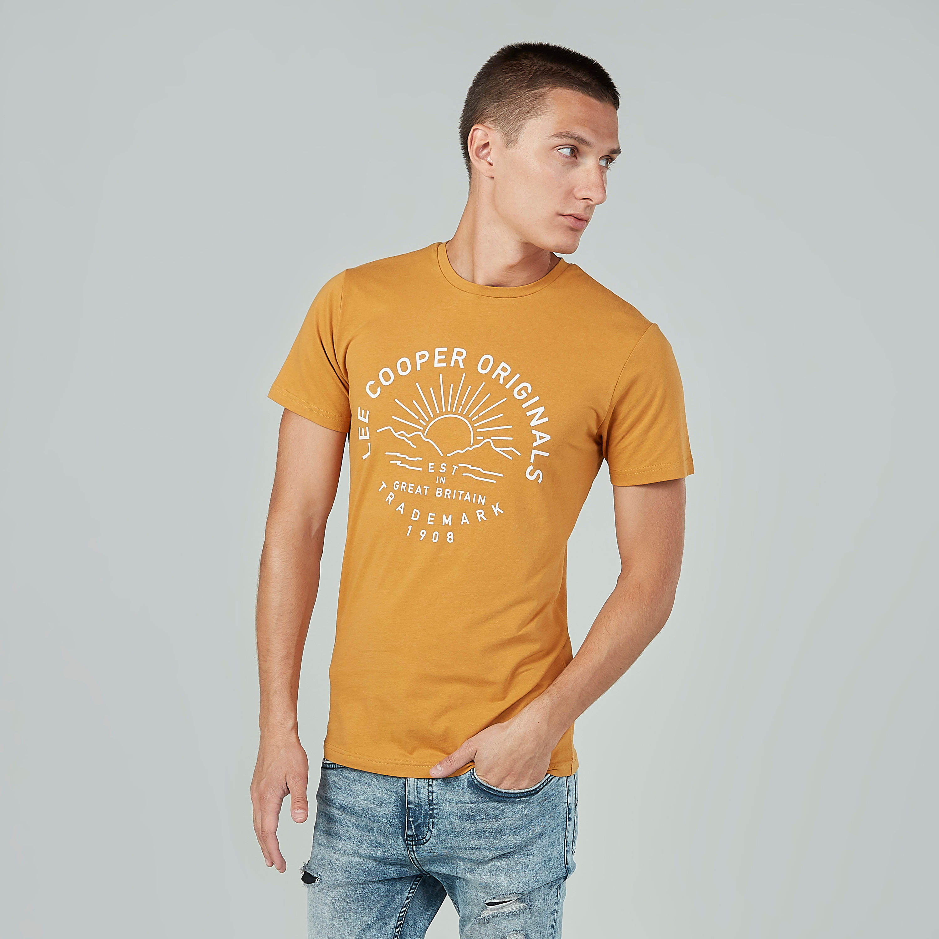تيشيرت بياقة مستديرة وأكمام قصيرة وطبعات من لي كوبر-men-clothing-tshirtsandpolos-tshirts-image-1